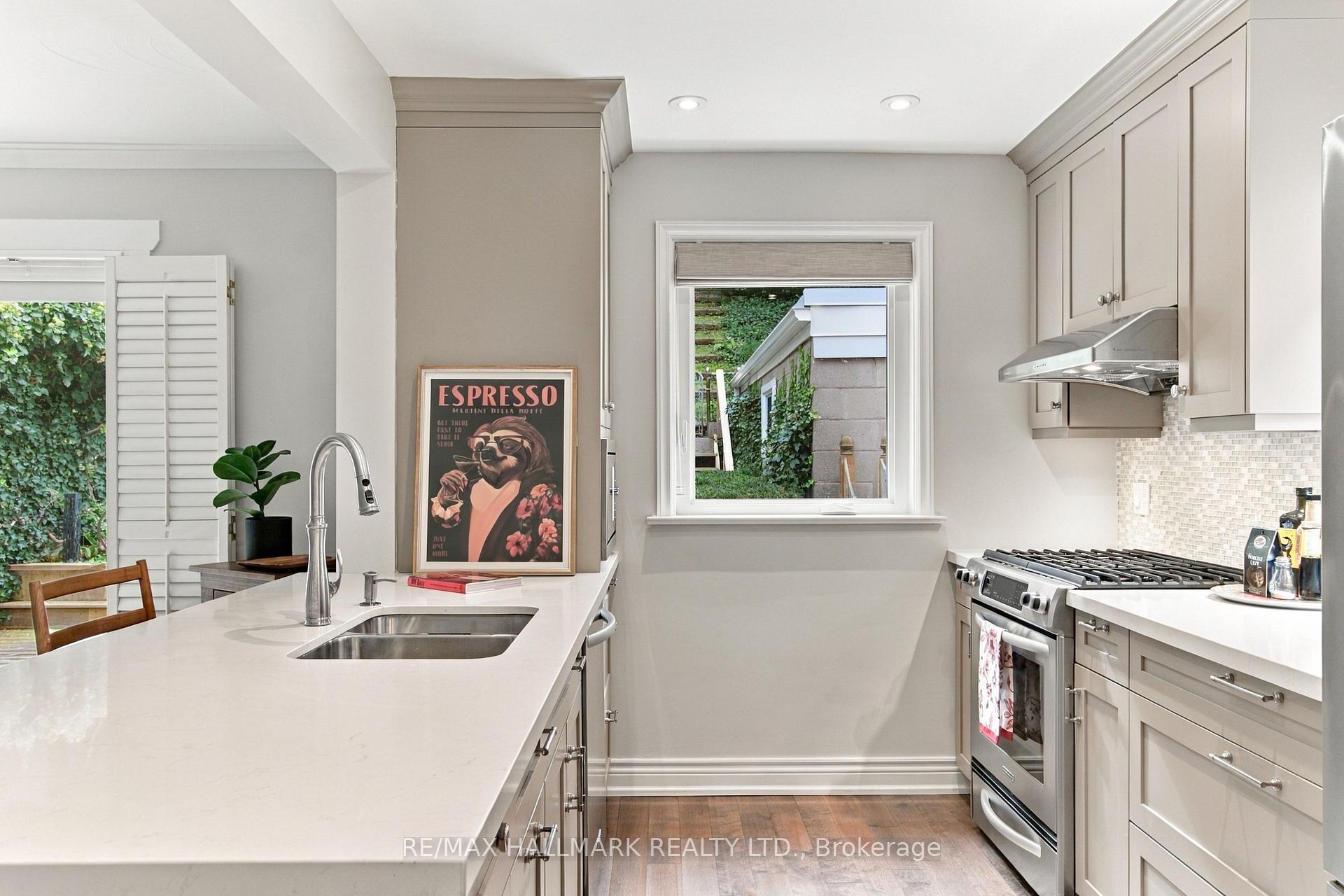 Photo 21 of 35 Love Crescent, Toronto, East End-Danforth — HOMEH