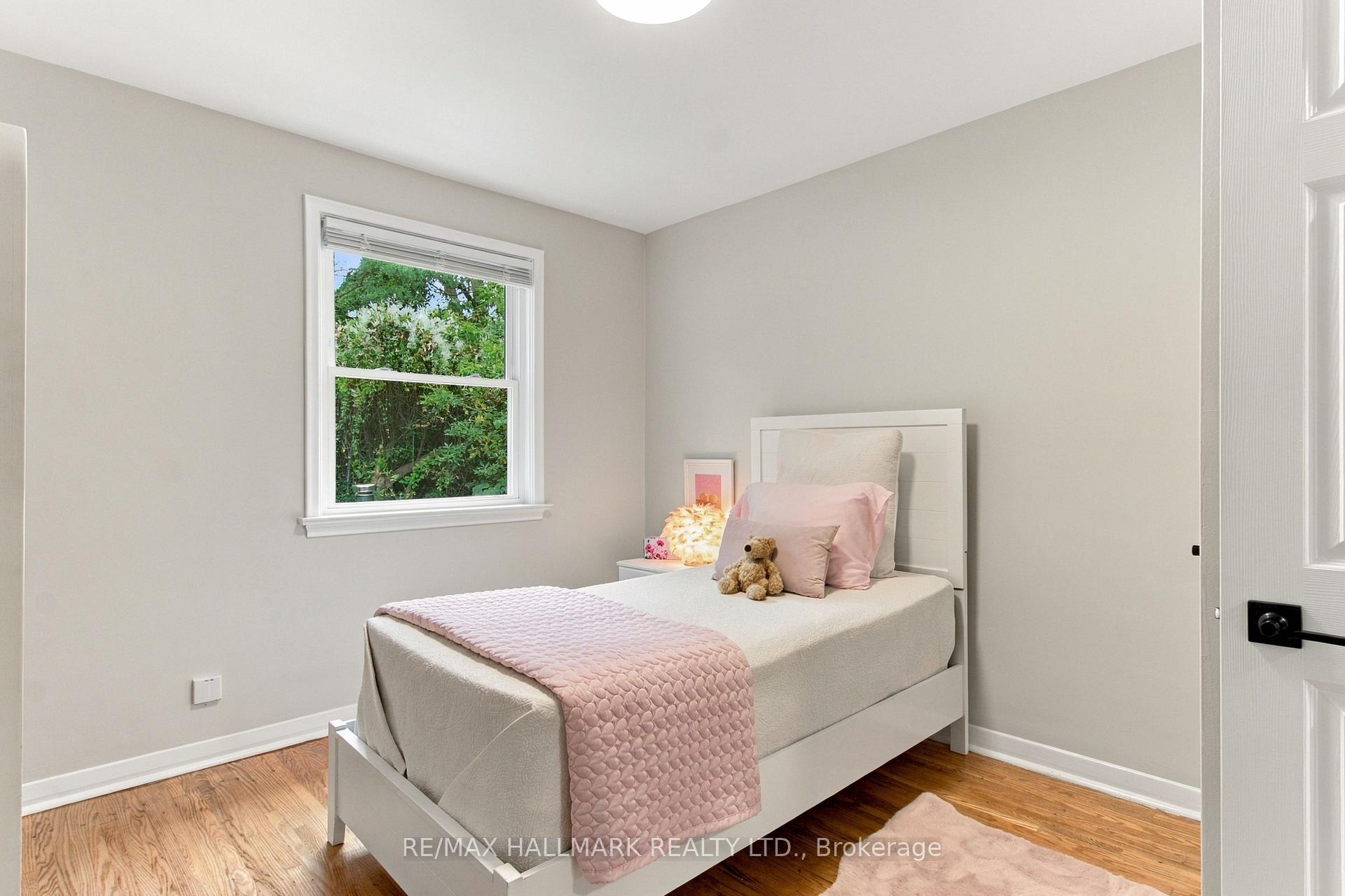 Photo 30 of 35 Love Crescent, Toronto, East End-Danforth — HOMEH