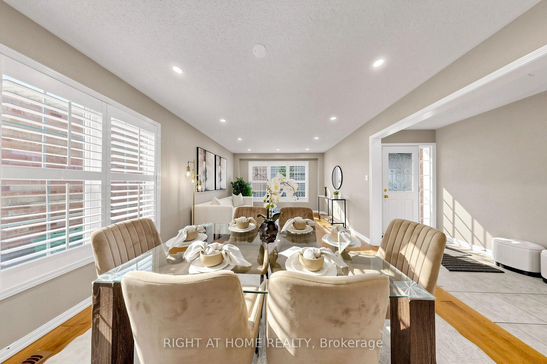 Photo 4 of 5 Mendoza Drive, Brampton, Fletcher's Meadow — HOMEH