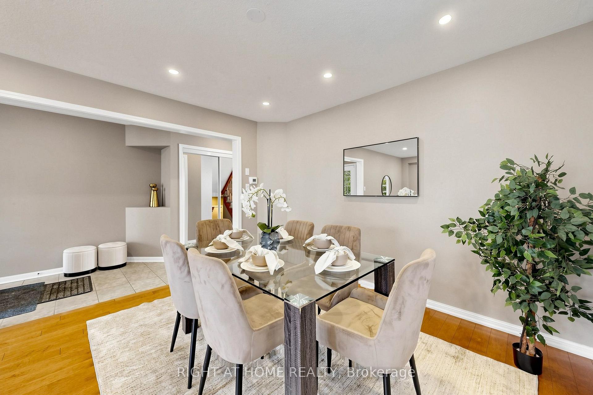 Photo 10 of 5 Mendoza Drive, Brampton, Fletcher's Meadow — HOMEH