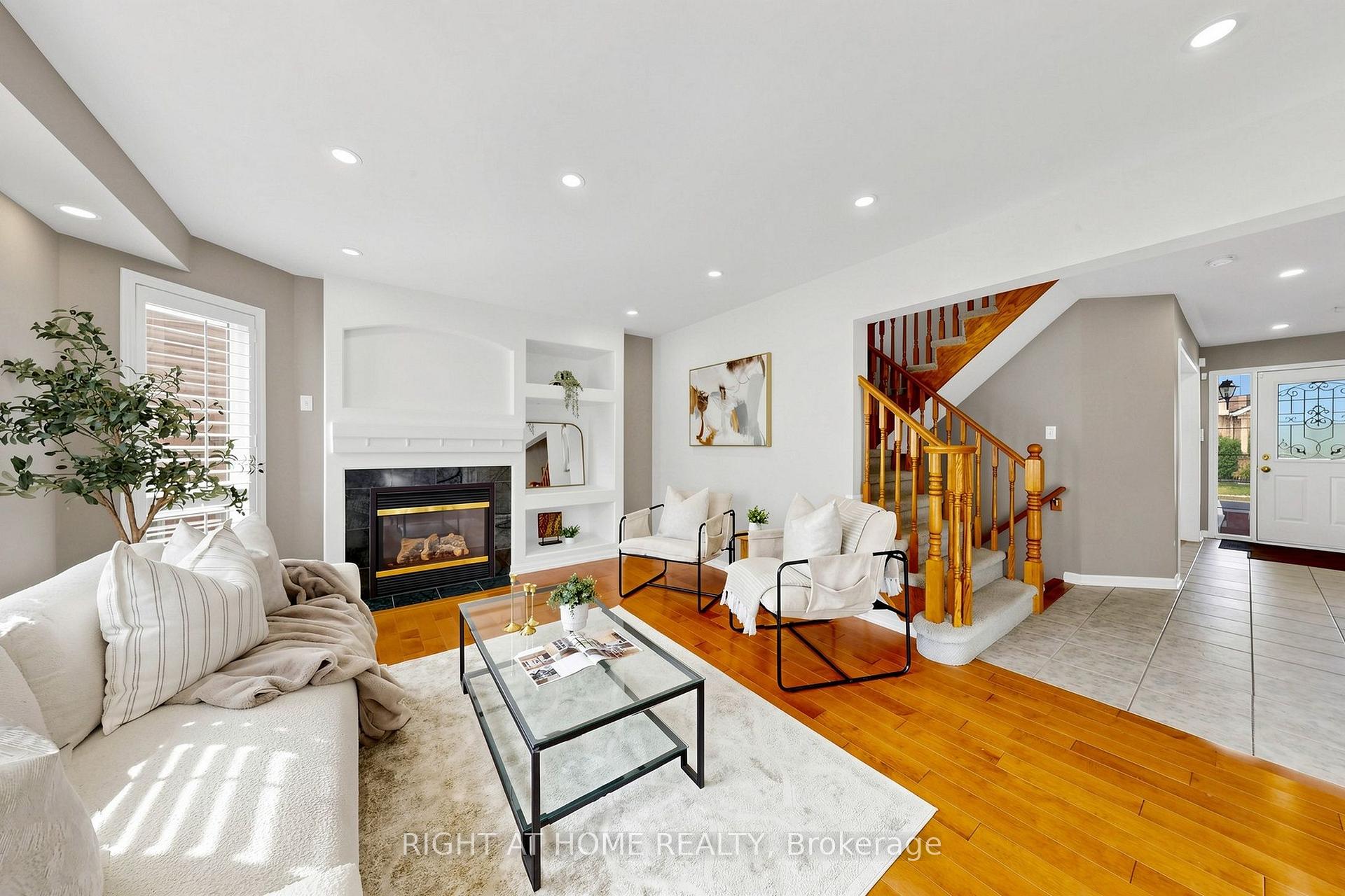 Photo 11 of 5 Mendoza Drive, Brampton, Fletcher's Meadow — HOMEH