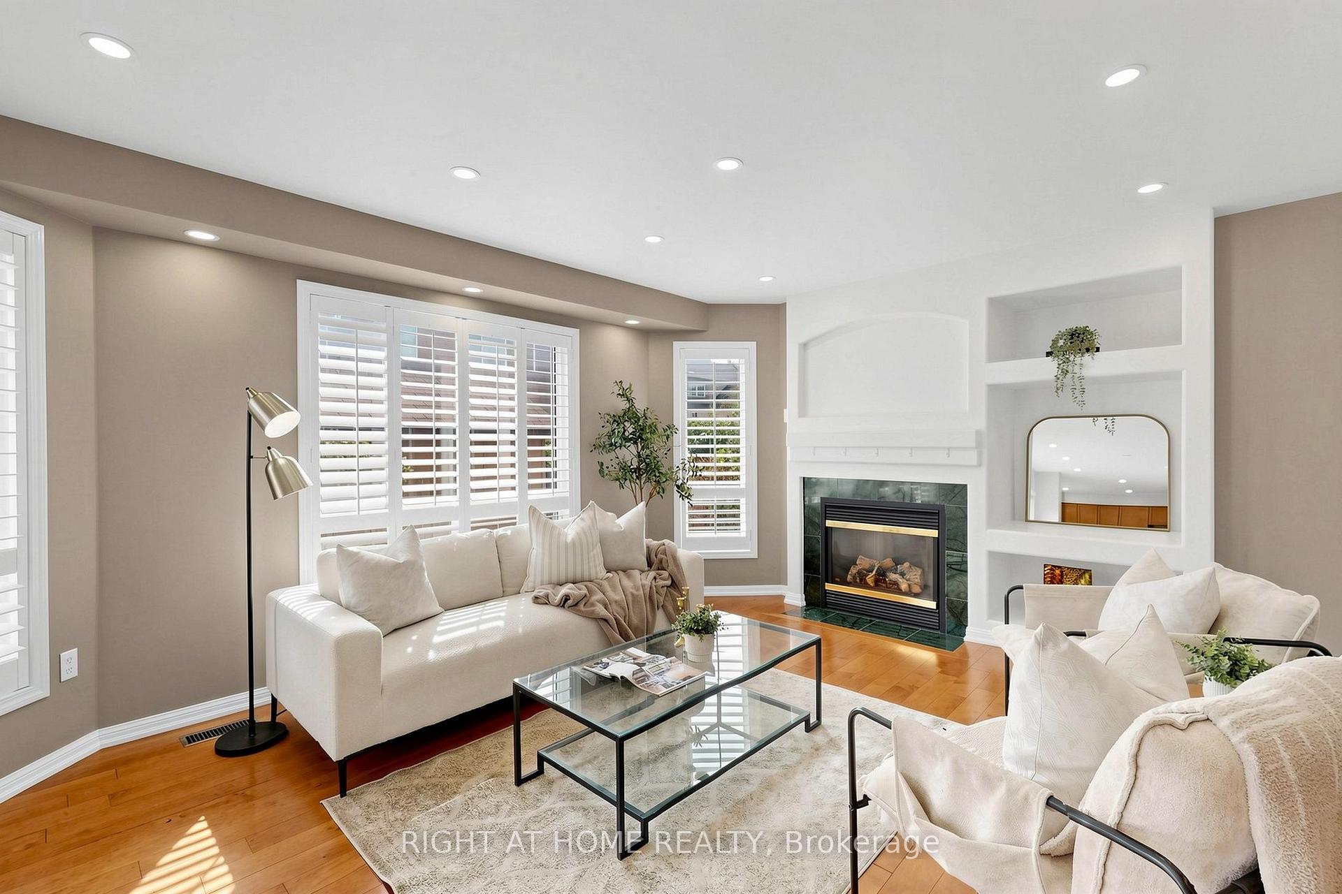 Photo 13 of 5 Mendoza Drive, Brampton, Fletcher's Meadow — HOMEH