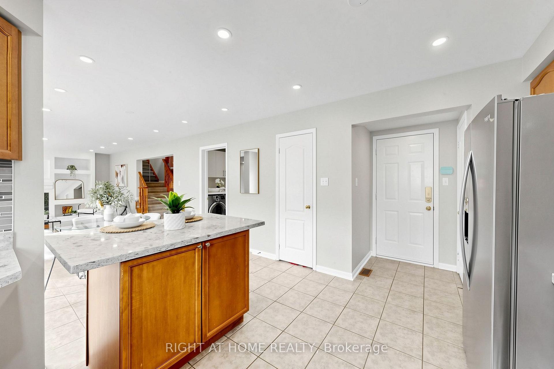 Photo 19 of 5 Mendoza Drive, Brampton, Fletcher's Meadow — HOMEH
