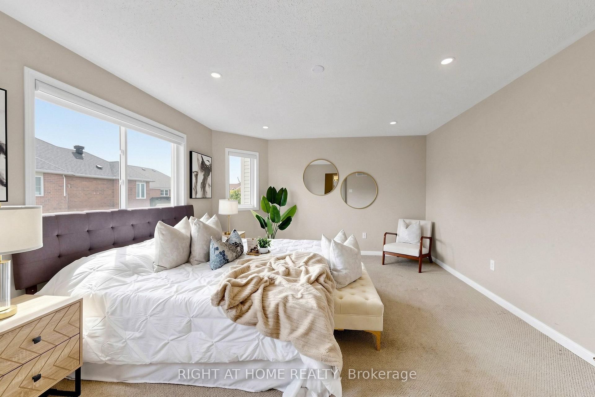 Photo 24 of 5 Mendoza Drive, Brampton, Fletcher's Meadow — HOMEH