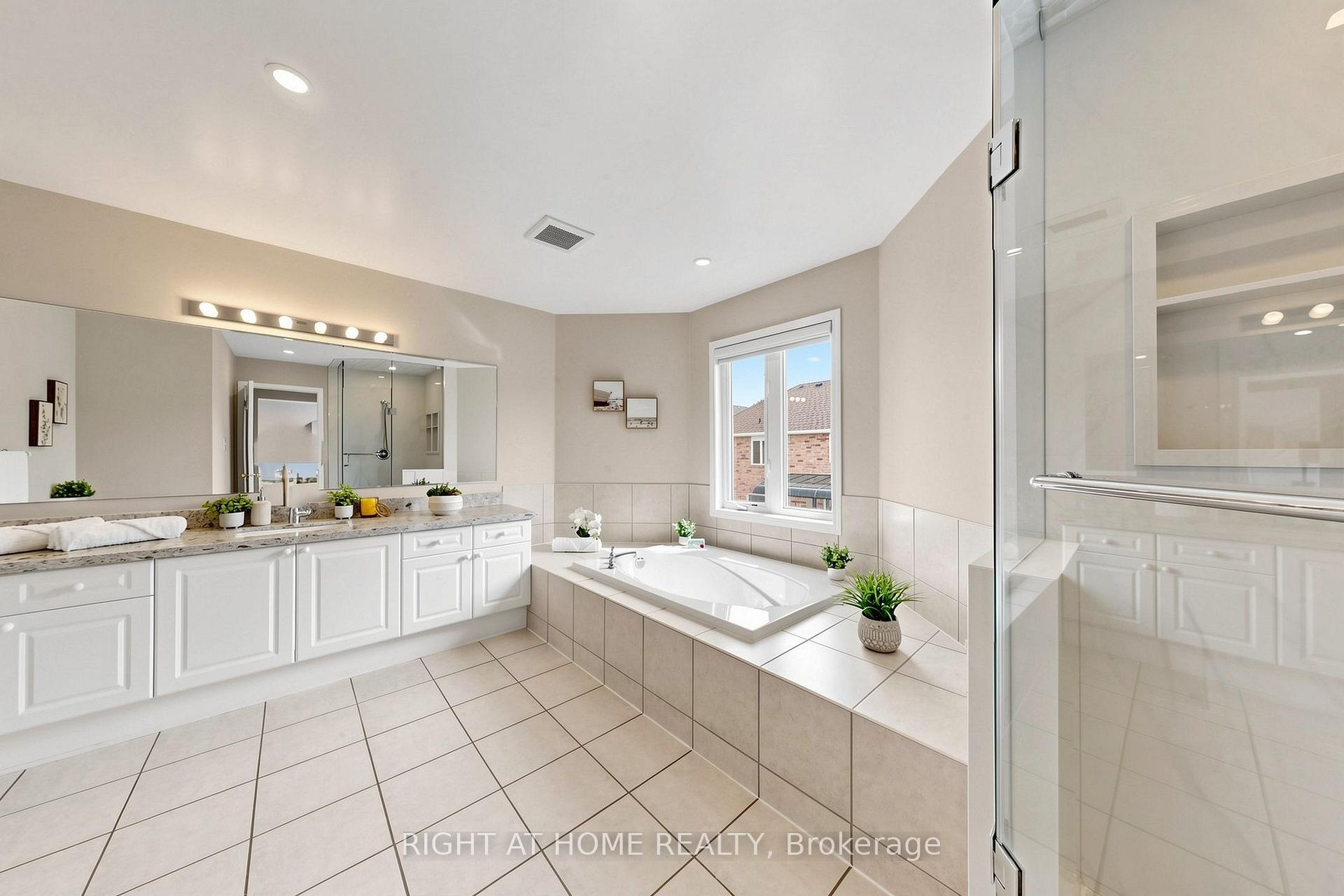 Photo 27 of 5 Mendoza Drive, Brampton, Fletcher's Meadow — HOMEH