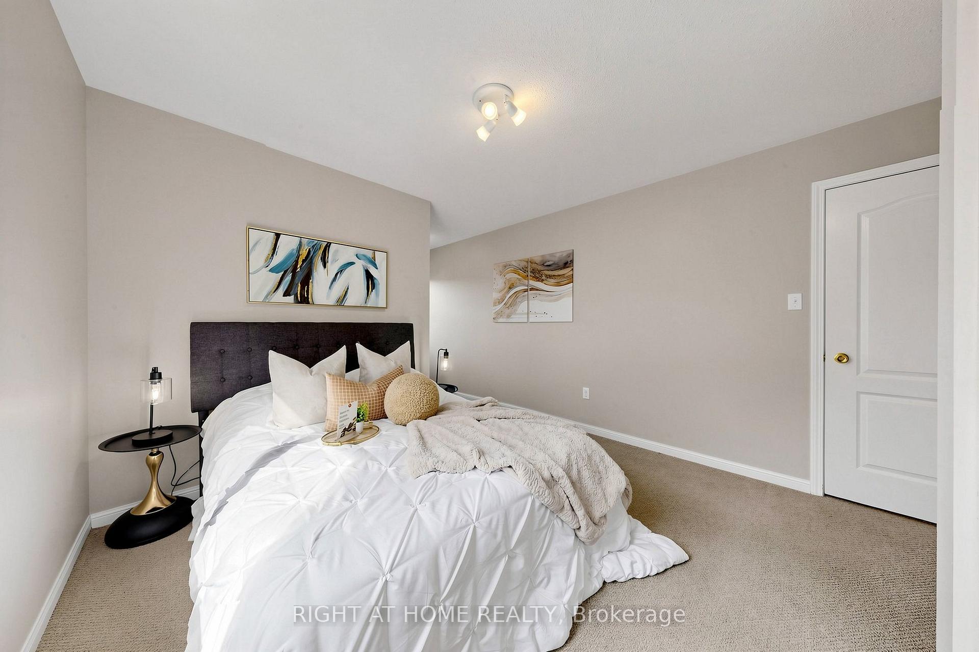 Photo 32 of 5 Mendoza Drive, Brampton, Fletcher's Meadow — HOMEH