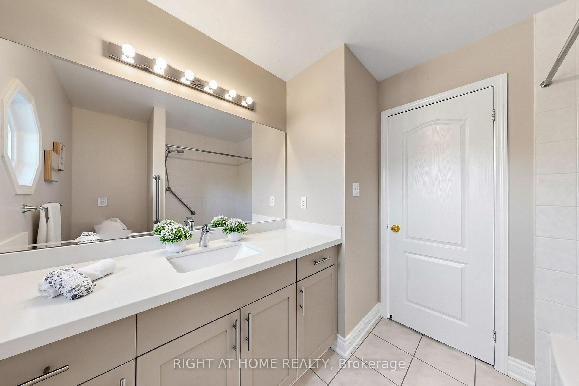 Photo 36 of 5 Mendoza Drive, Brampton, Fletcher's Meadow — HOMEH