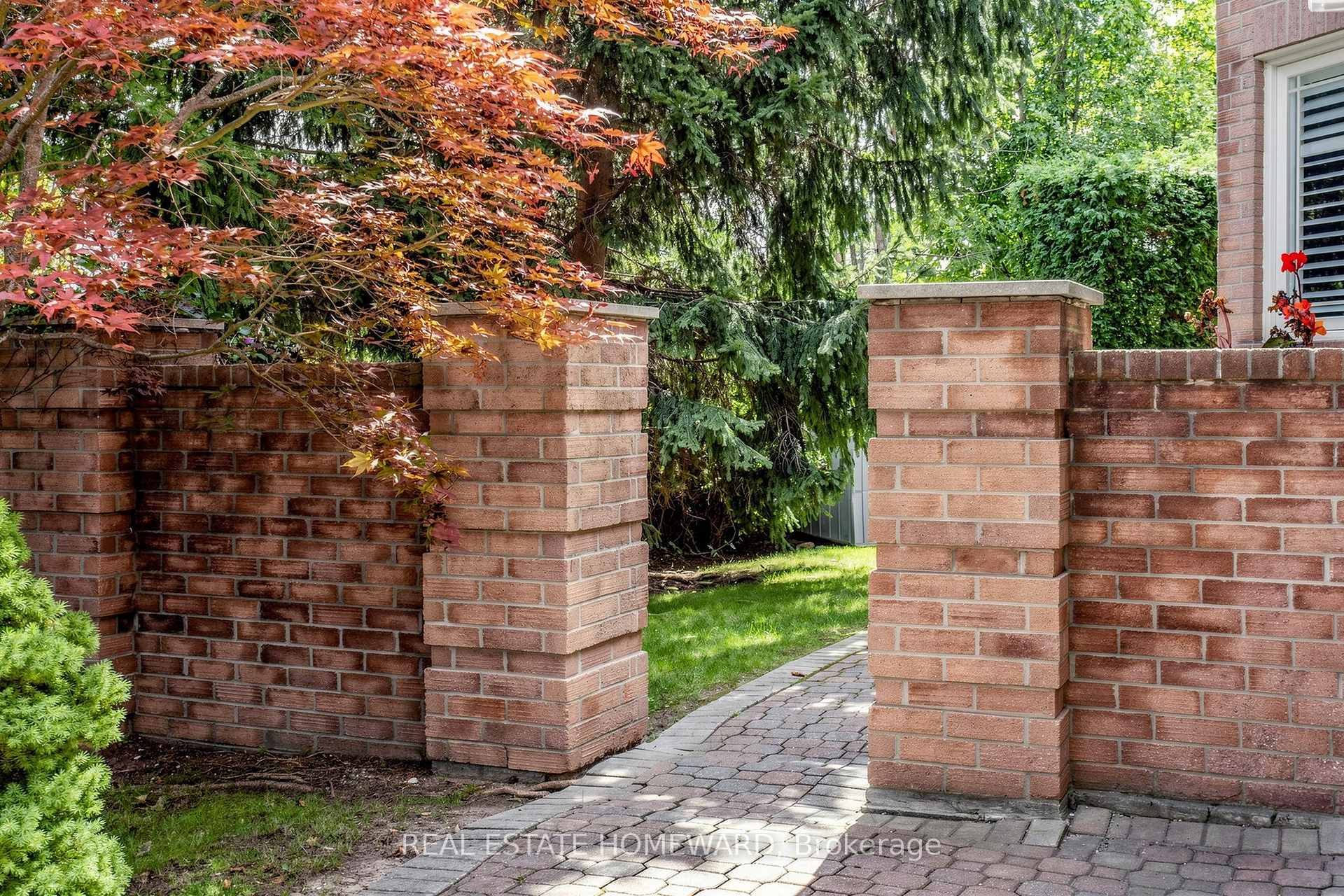 Photo 4 of 3 Green Acres Road, Vaughan, Uplands — HOMEH