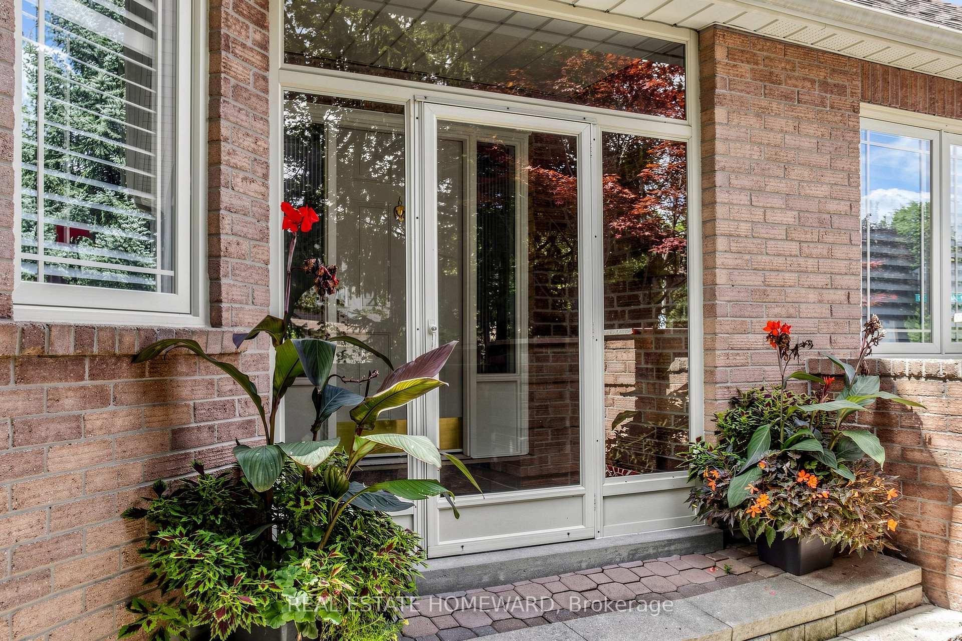 Photo 8 of 3 Green Acres Road, Vaughan, Uplands — HOMEH