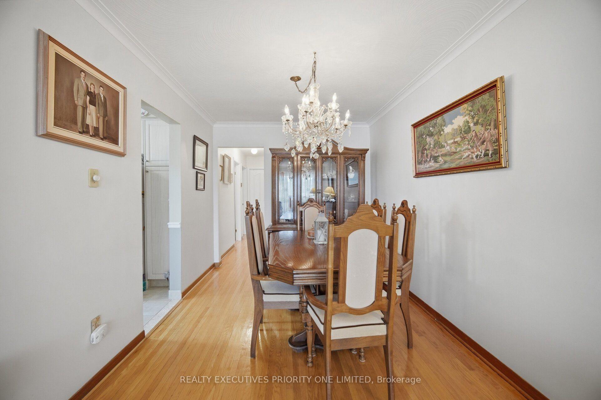 Photo 9 of 43 Elana Drive, North York, Glenfield-Jane Heights — HOMEH