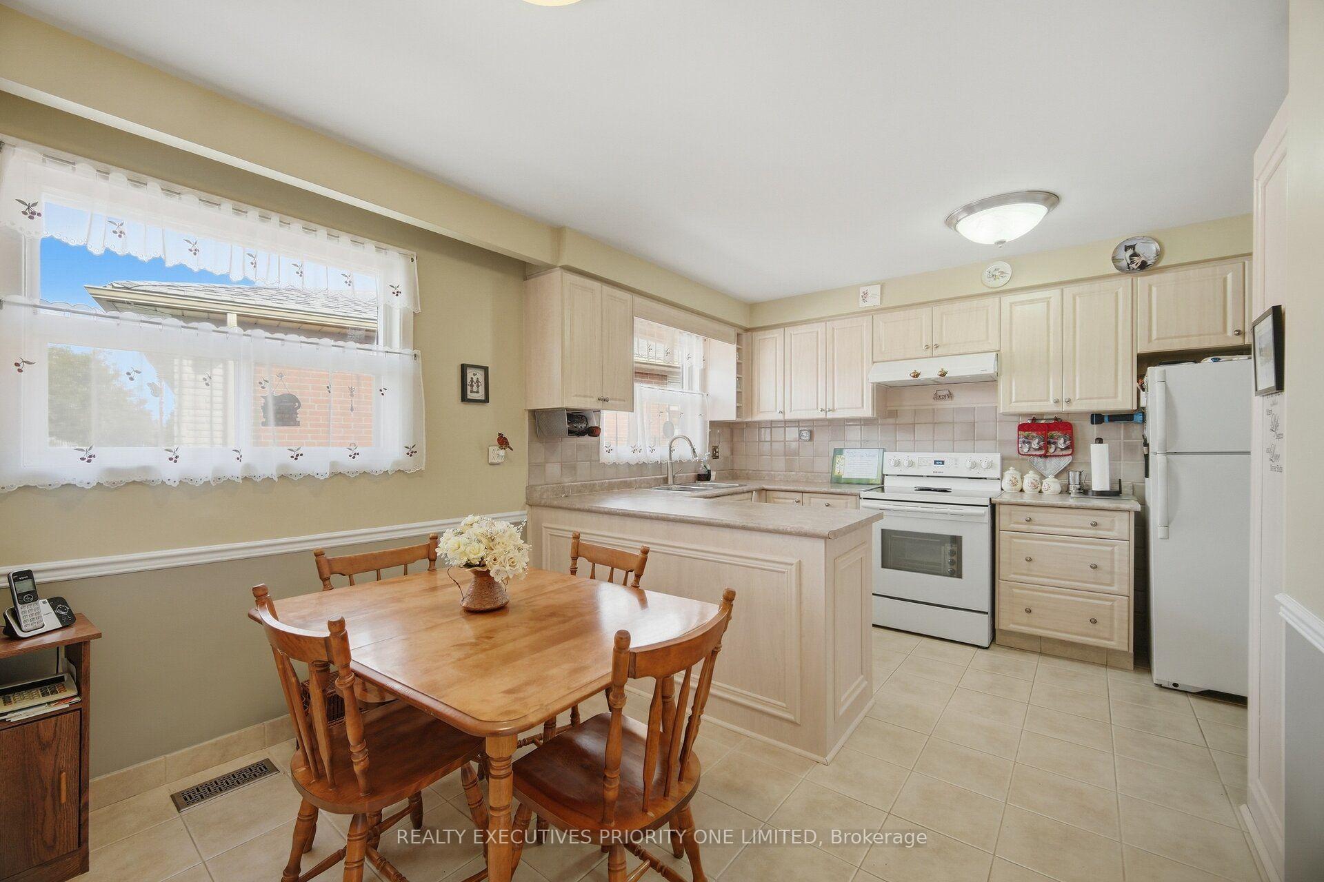 Photo 14 of 43 Elana Drive, North York, Glenfield-Jane Heights — HOMEH