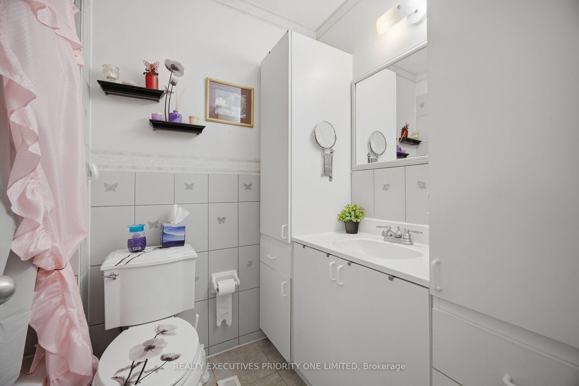 Photo 25 of 43 Elana Drive, North York, Glenfield-Jane Heights — HOMEH