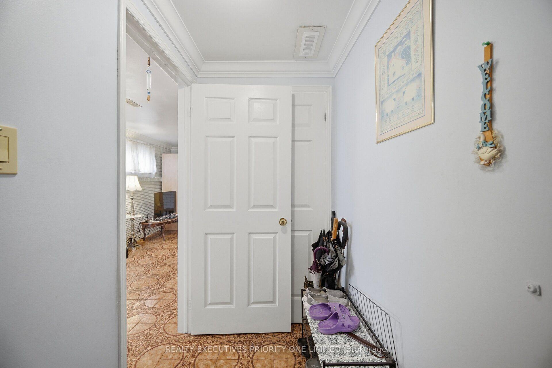 Photo 27 of 43 Elana Drive, North York, Glenfield-Jane Heights — HOMEH