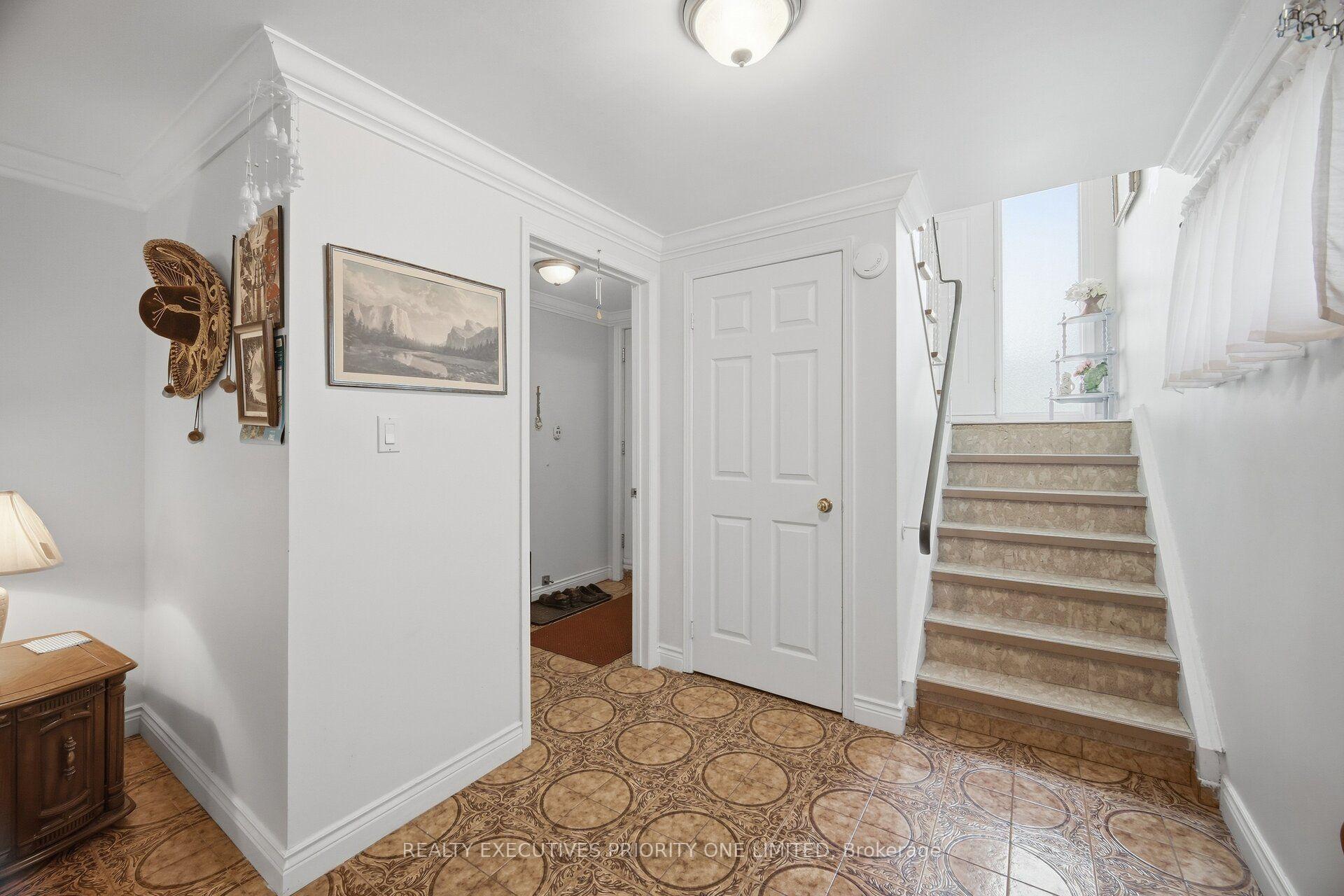 Photo 28 of 43 Elana Drive, North York, Glenfield-Jane Heights — HOMEH