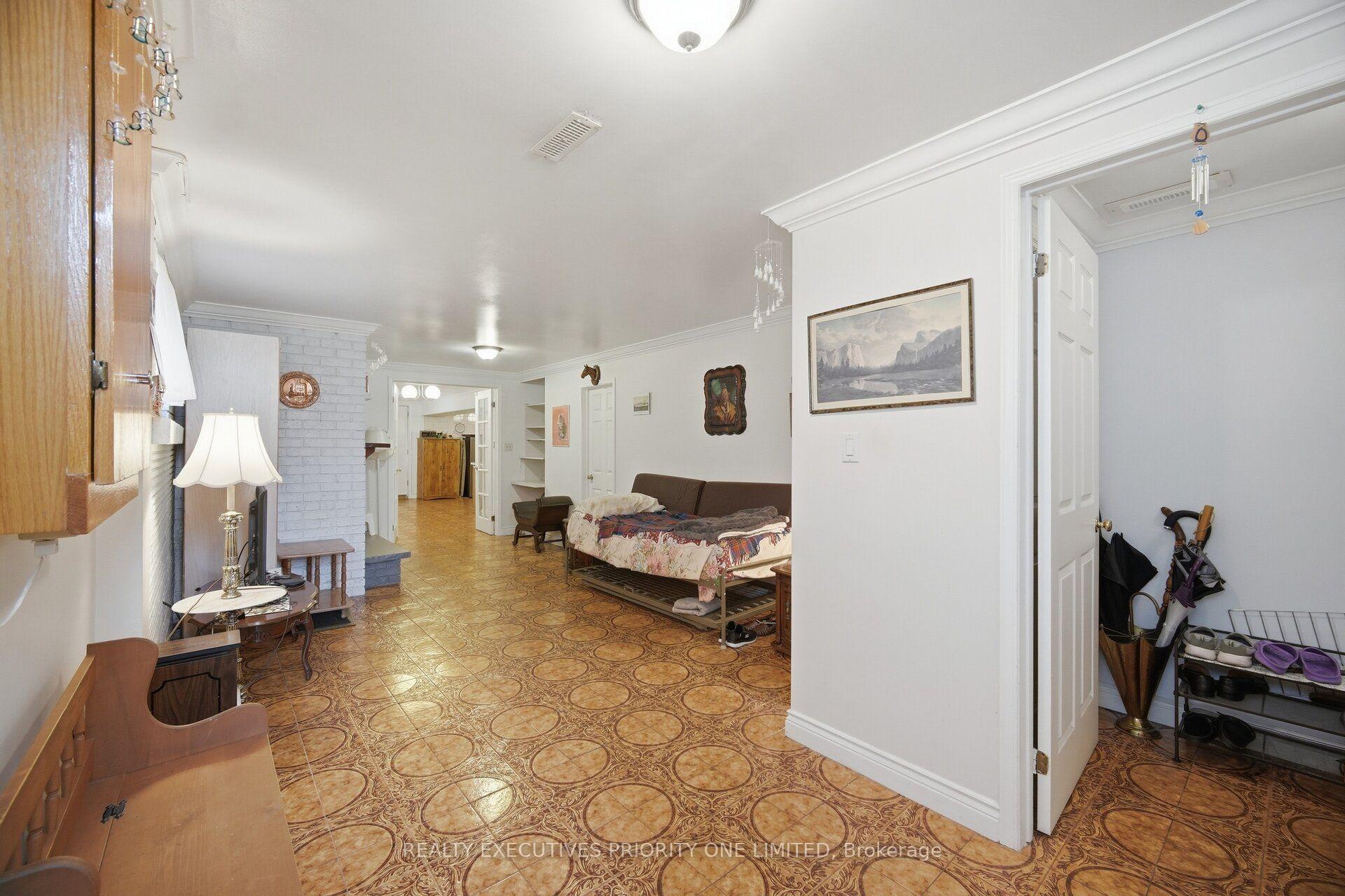 Photo 29 of 43 Elana Drive, North York, Glenfield-Jane Heights — HOMEH