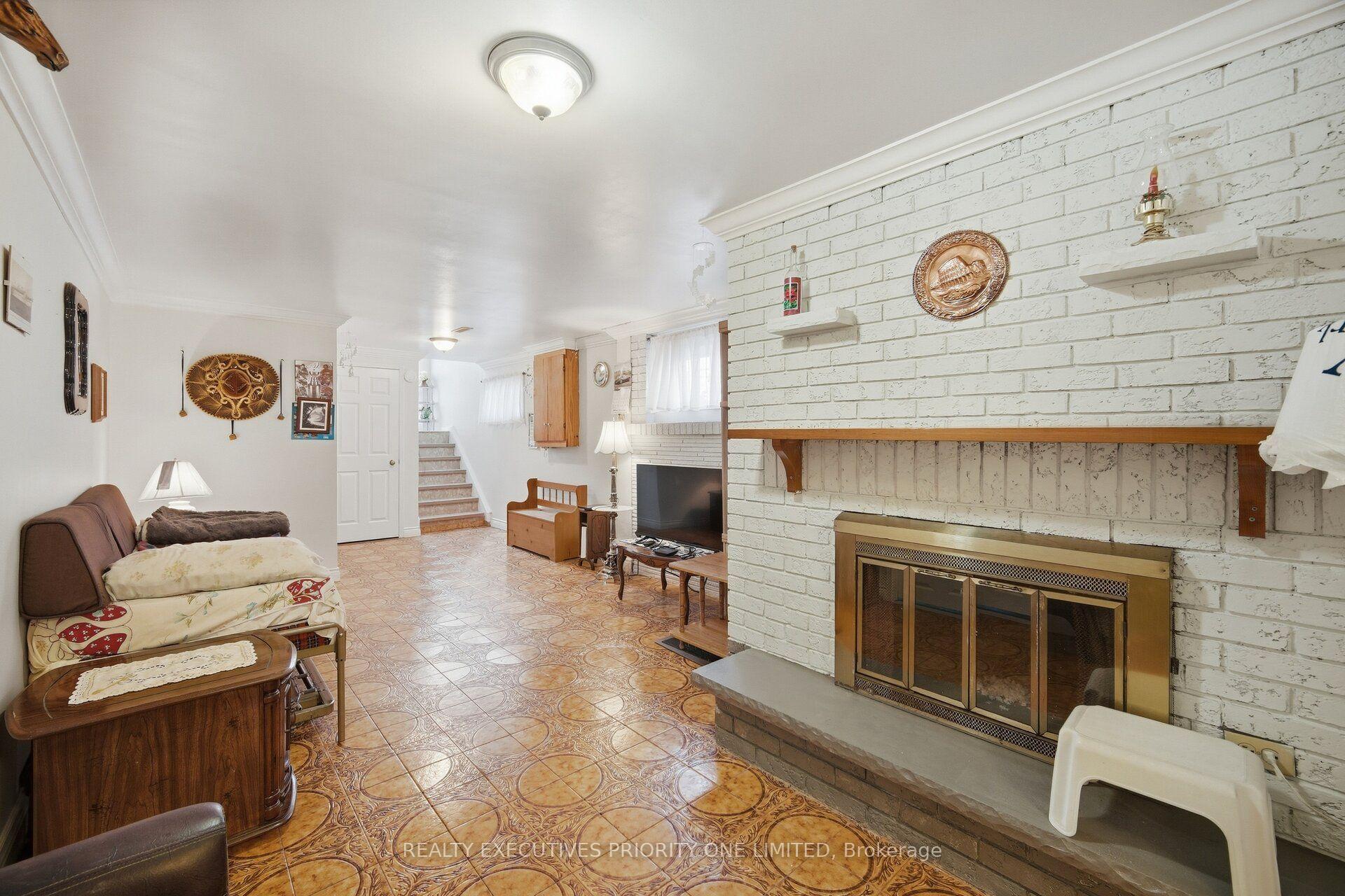 Photo 30 of 43 Elana Drive, North York, Glenfield-Jane Heights — HOMEH