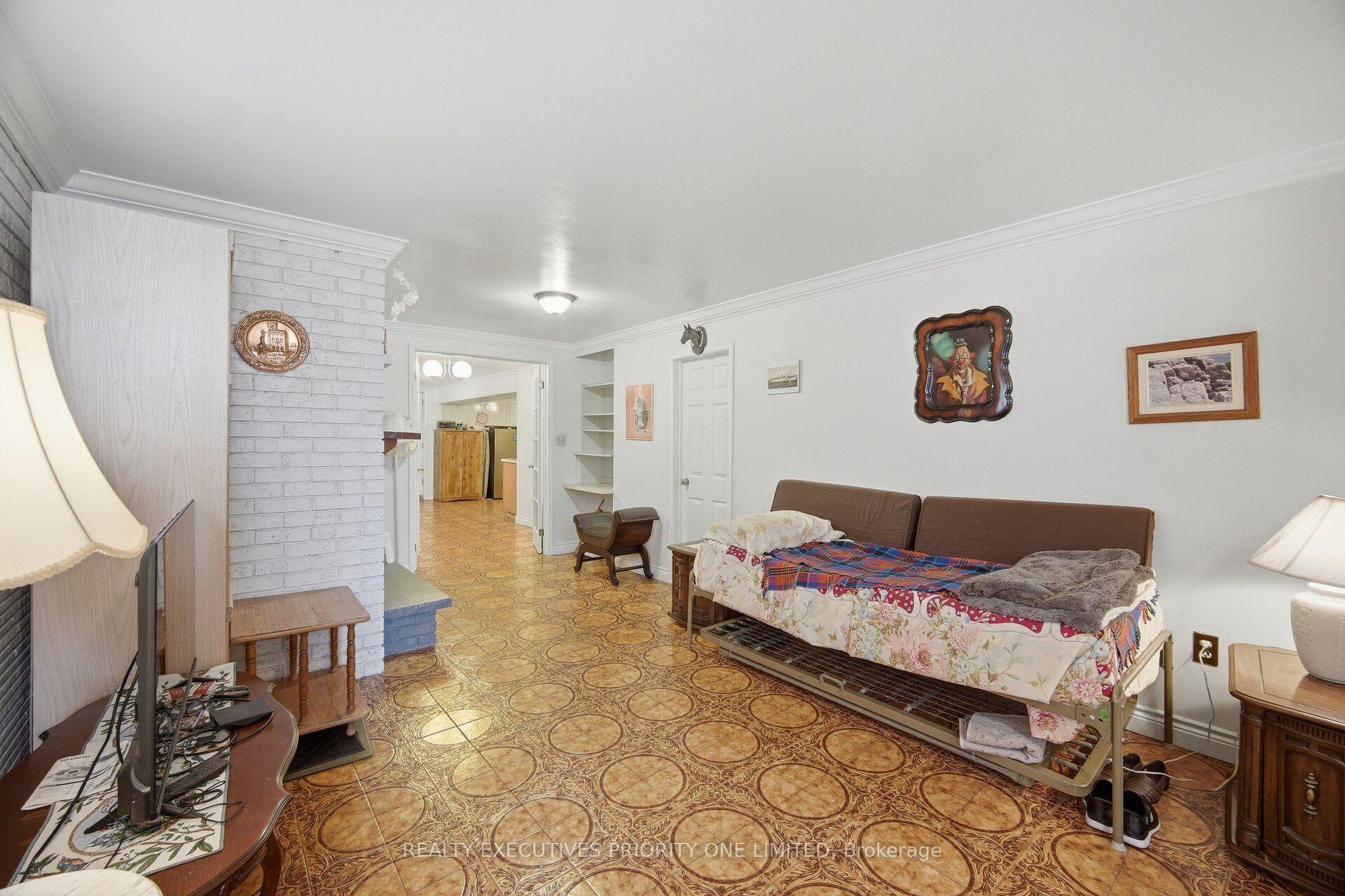 Photo 31 of 43 Elana Drive, North York, Glenfield-Jane Heights — HOMEH