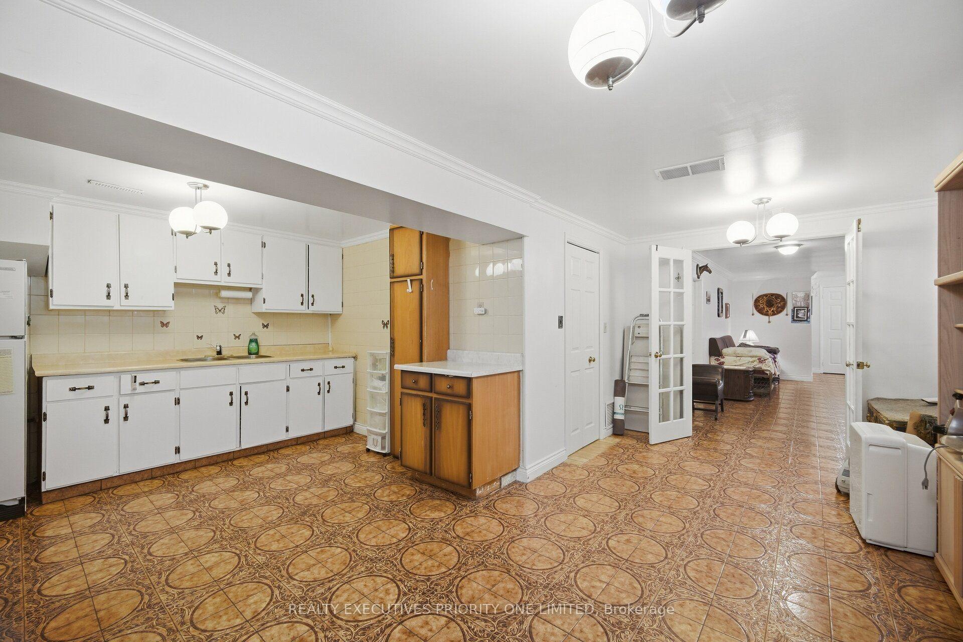 Photo 32 of 43 Elana Drive, North York, Glenfield-Jane Heights — HOMEH