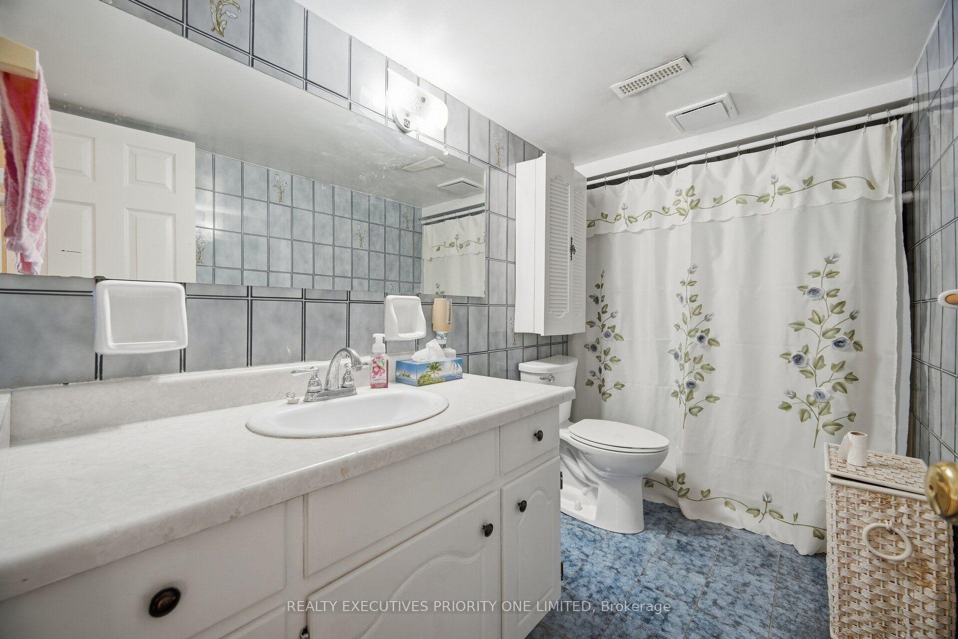Photo 35 of 43 Elana Drive, North York, Glenfield-Jane Heights — HOMEH