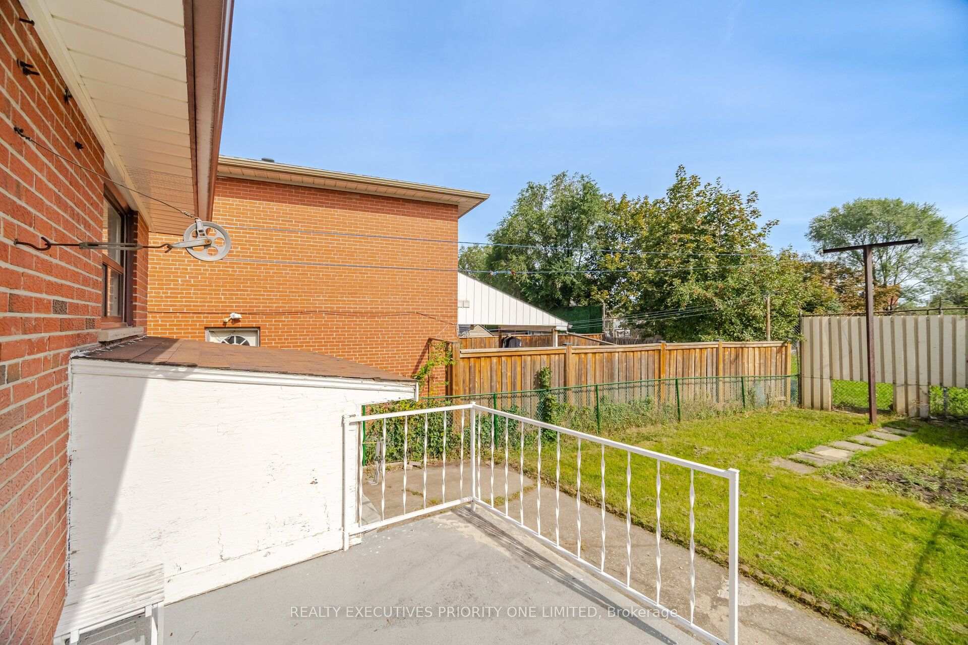 Photo 36 of 43 Elana Drive, North York, Glenfield-Jane Heights — HOMEH
