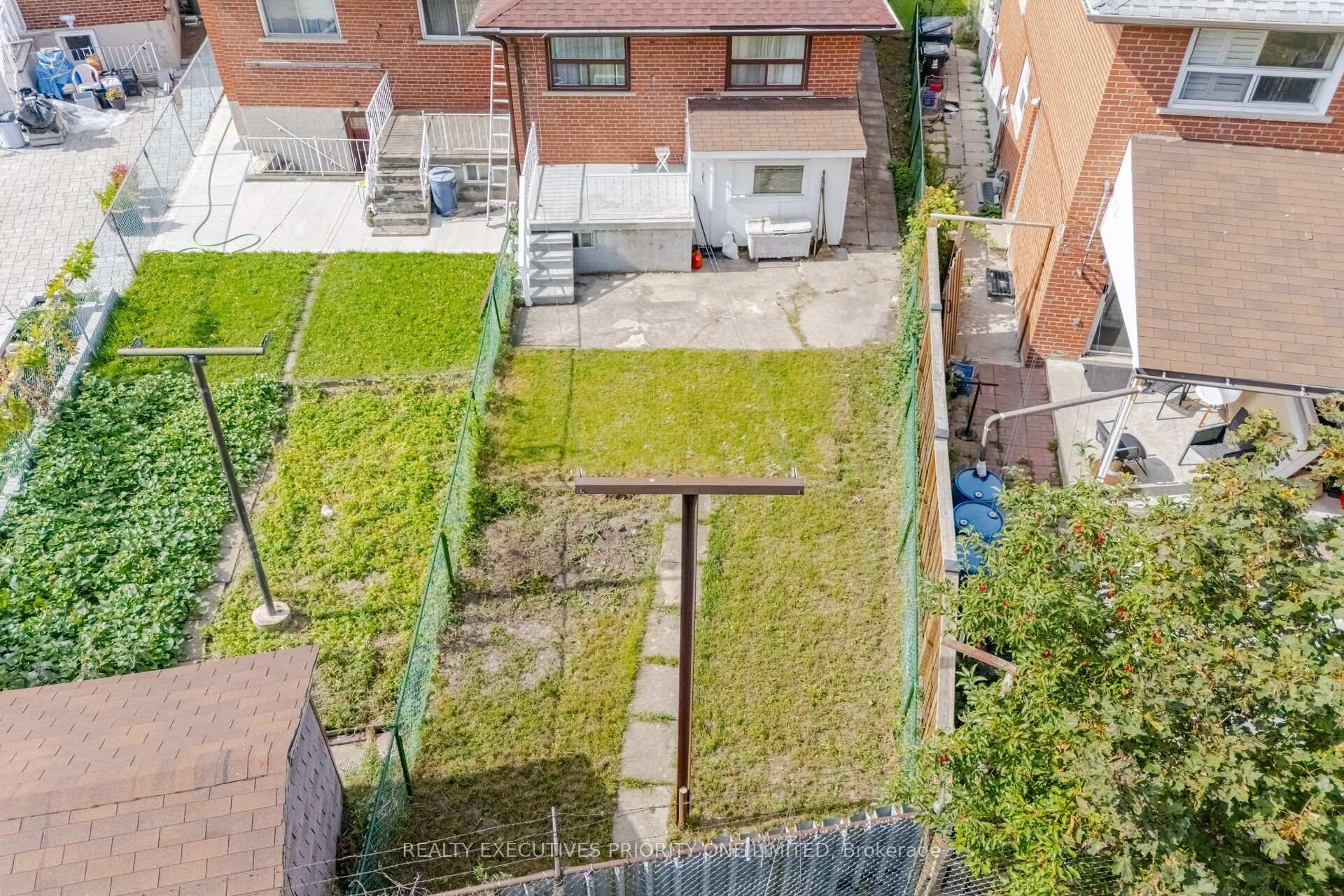 Photo 39 of 43 Elana Drive, North York, Glenfield-Jane Heights — HOMEH