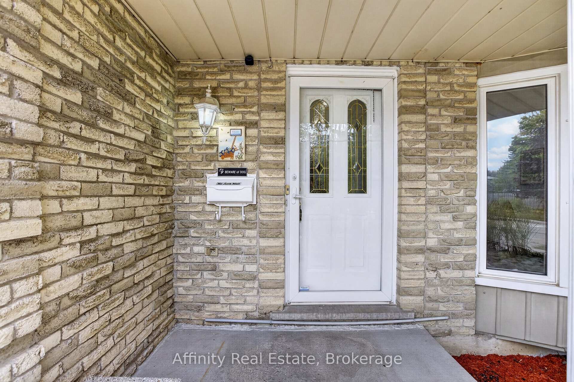 Photo 5 of 344 Driftwood Drive, Kitchener, Forest Heights — HOMEH