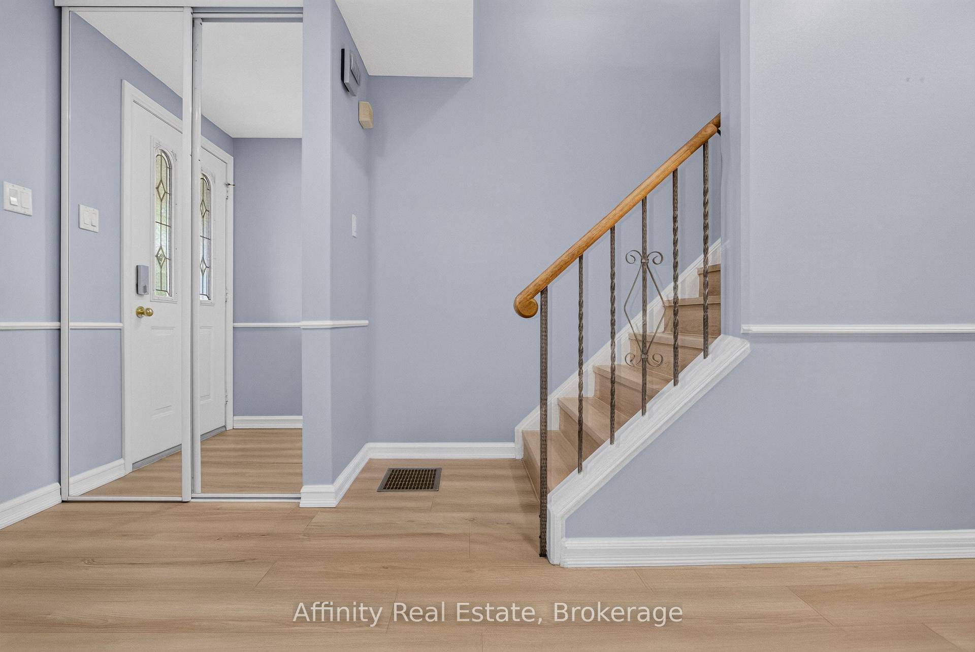 Photo 8 of 344 Driftwood Drive, Kitchener, Forest Heights — HOMEH