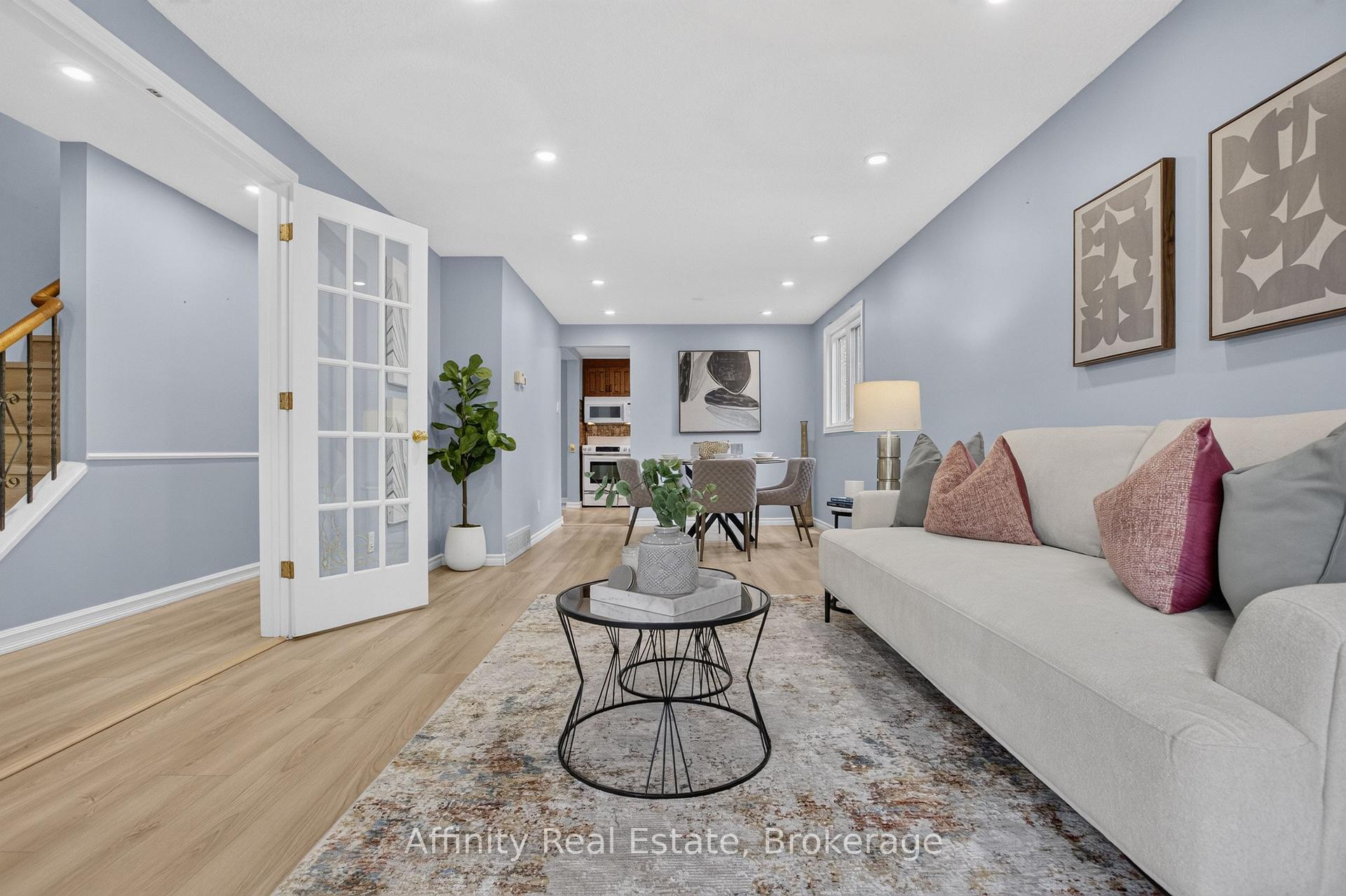 Photo 9 of 344 Driftwood Drive, Kitchener, Forest Heights — HOMEH