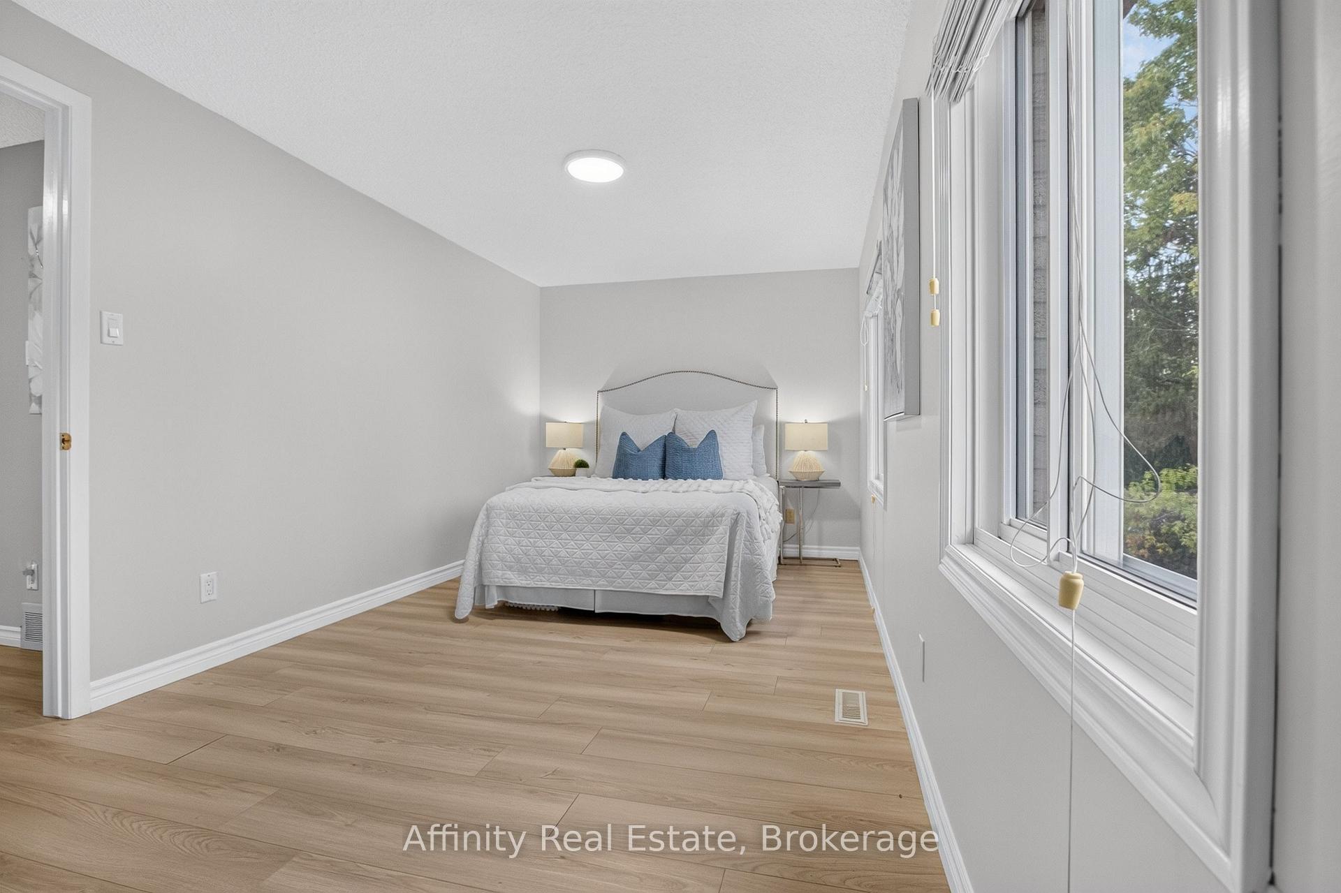 Photo 33 of 344 Driftwood Drive, Kitchener, Forest Heights — HOMEH