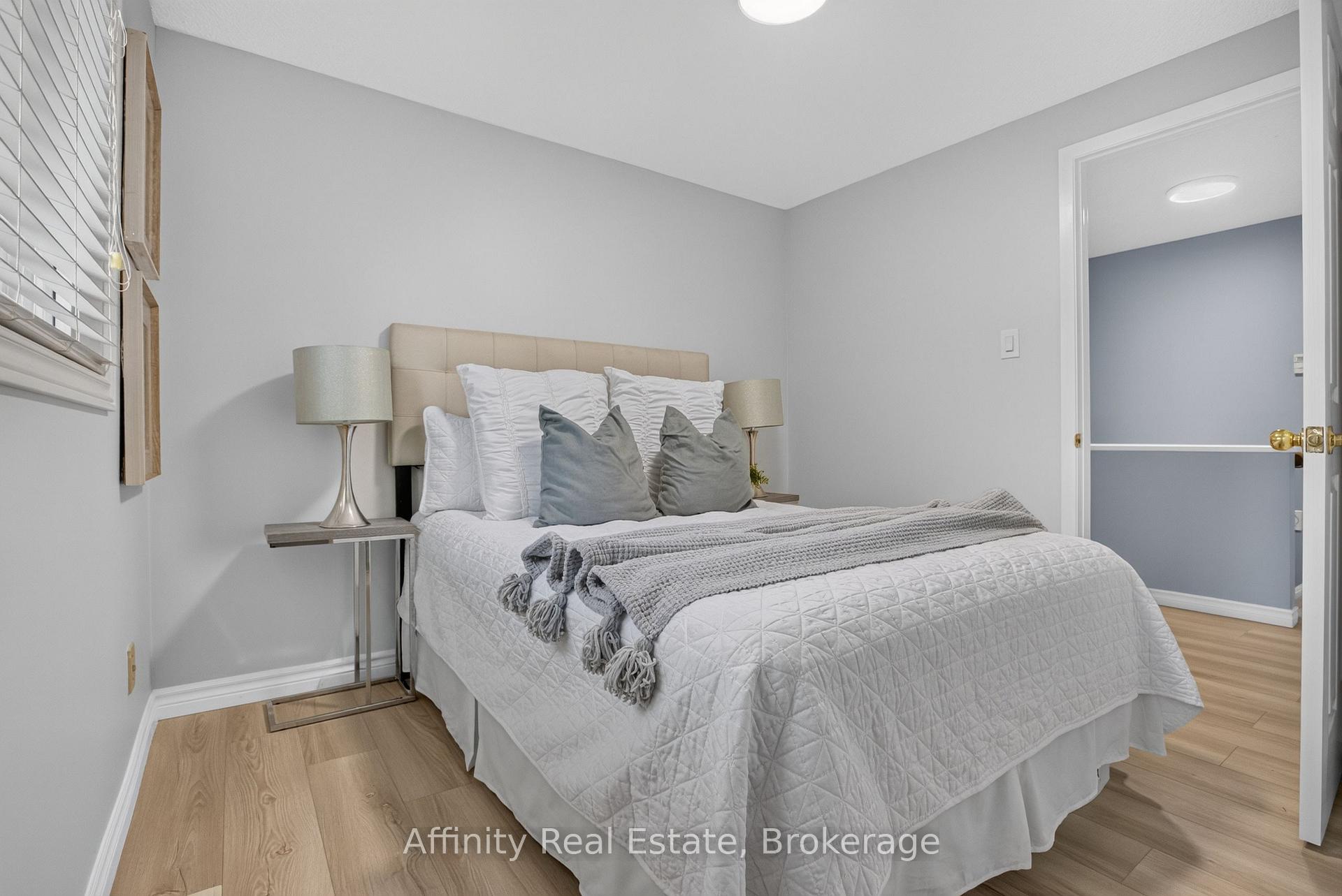 Photo 37 of 344 Driftwood Drive, Kitchener, Forest Heights — HOMEH