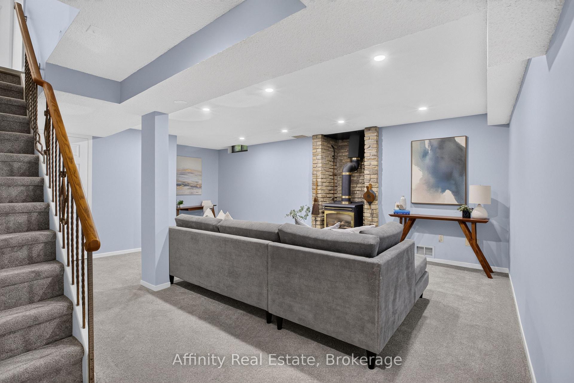 Photo 41 of 344 Driftwood Drive, Kitchener, Forest Heights — HOMEH