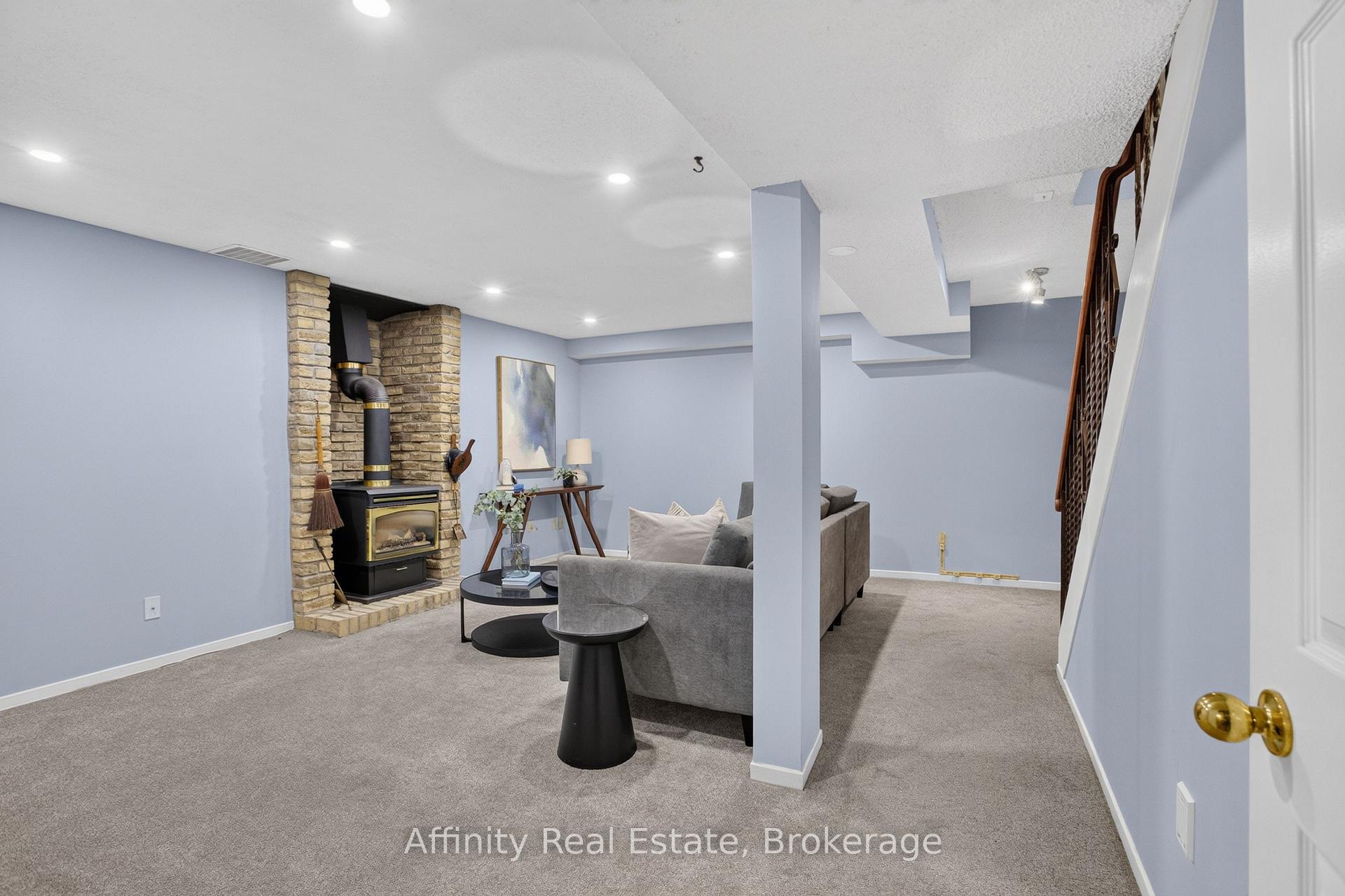 Photo 43 of 344 Driftwood Drive, Kitchener, Forest Heights — HOMEH