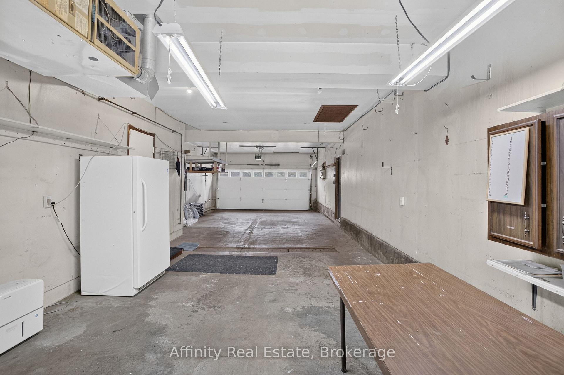 Photo 47 of 344 Driftwood Drive, Kitchener, Forest Heights — HOMEH