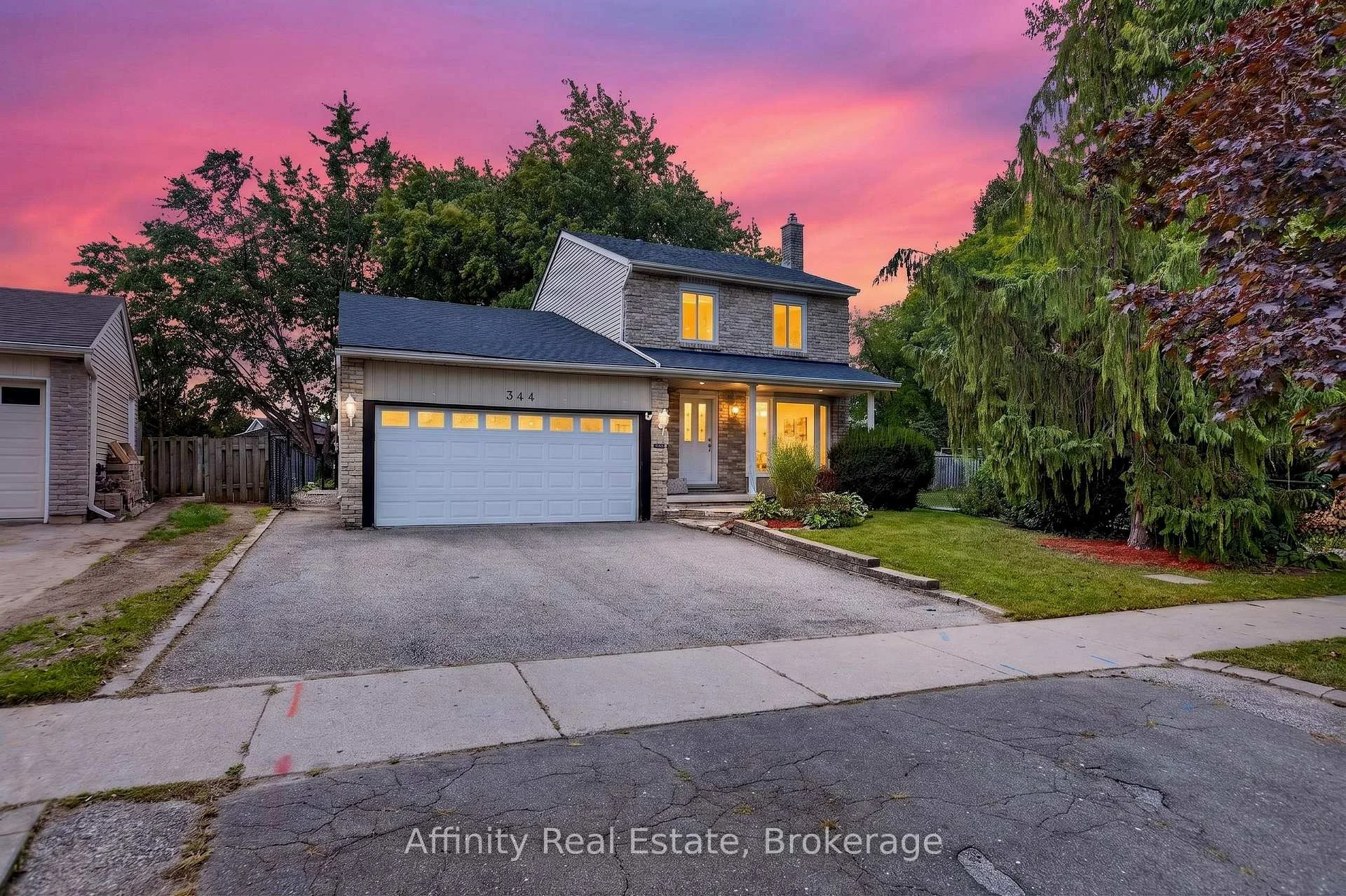 Photo 2 of 344 Driftwood Drive, Kitchener, Forest Heights — HOMEH