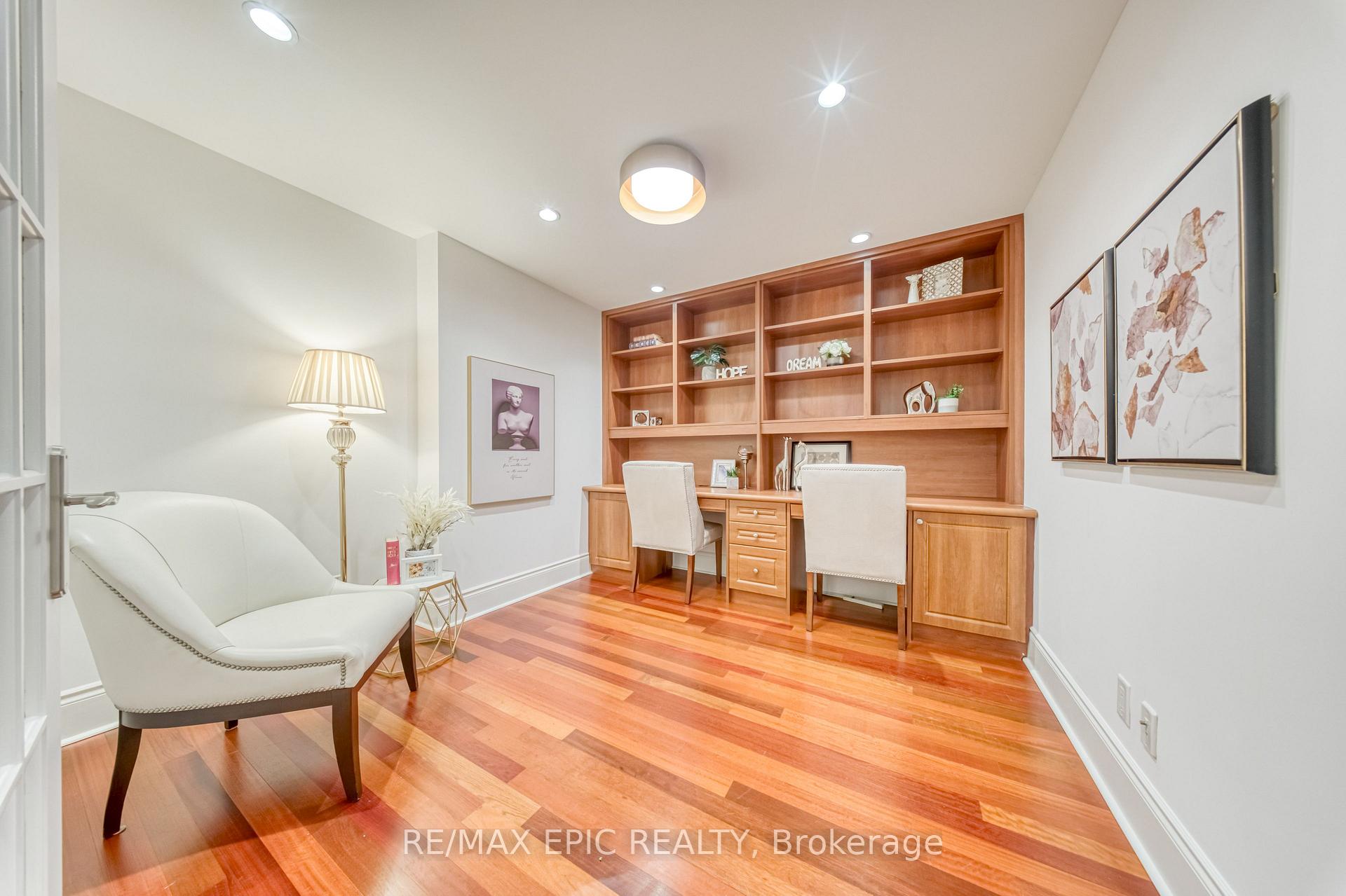 Photo 3 of Unit 211, 7071 Bayview Avenue, Markham, Bayview Glen — HOMEH