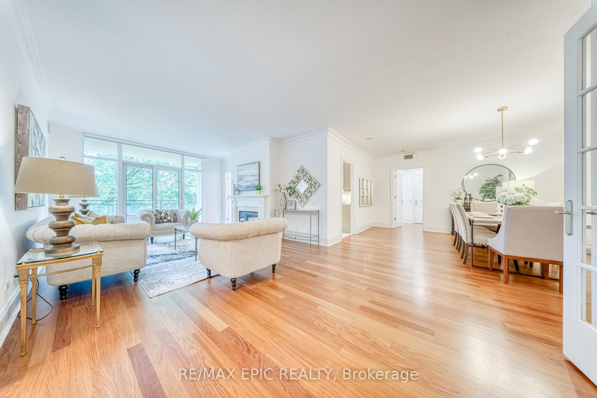 Photo 4 of Unit 211, 7071 Bayview Avenue, Markham, Bayview Glen — HOMEH