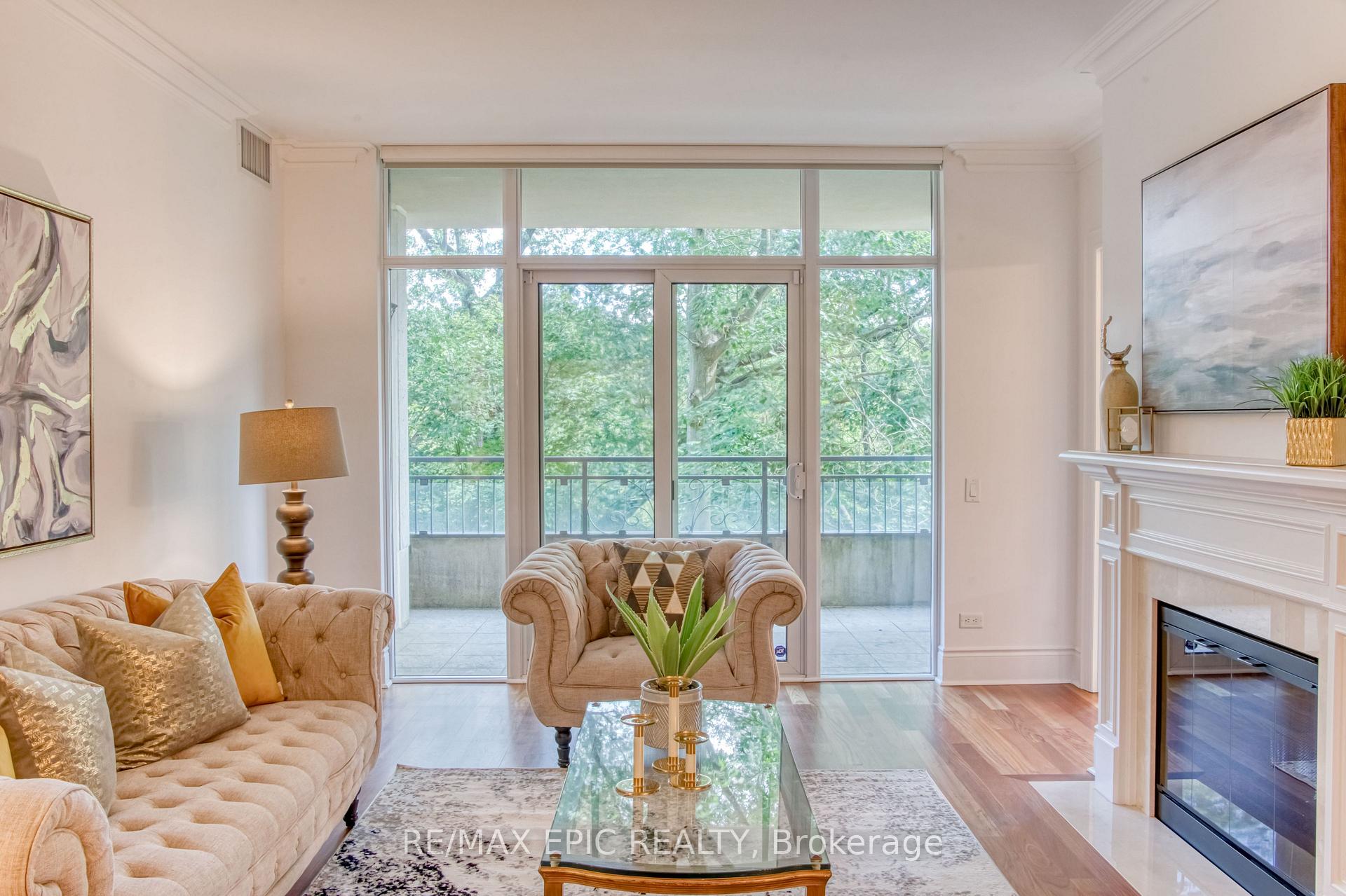 Photo 6 of Unit 211, 7071 Bayview Avenue, Markham, Bayview Glen — HOMEH