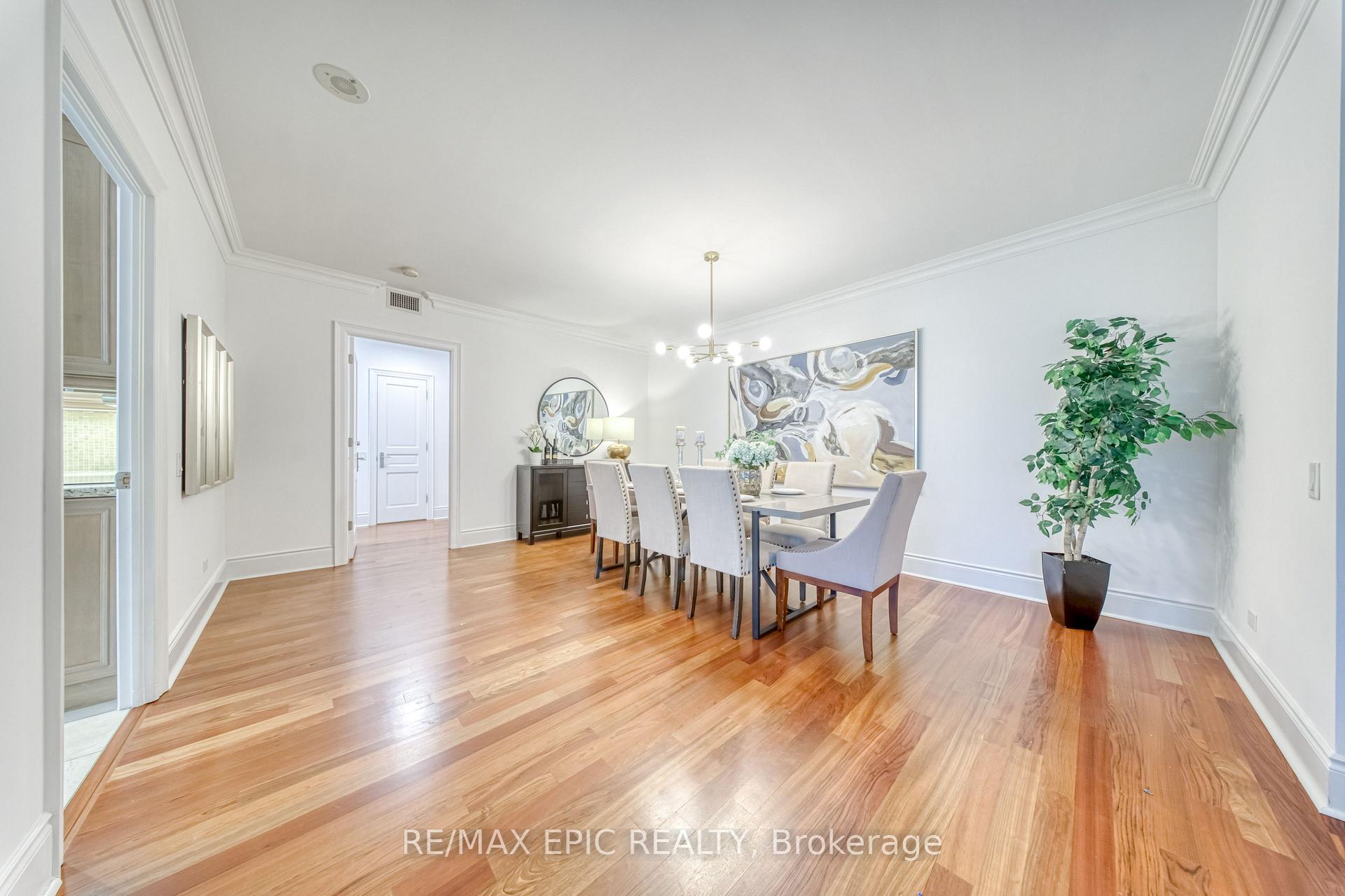 Photo 8 of Unit 211, 7071 Bayview Avenue, Markham, Bayview Glen — HOMEH