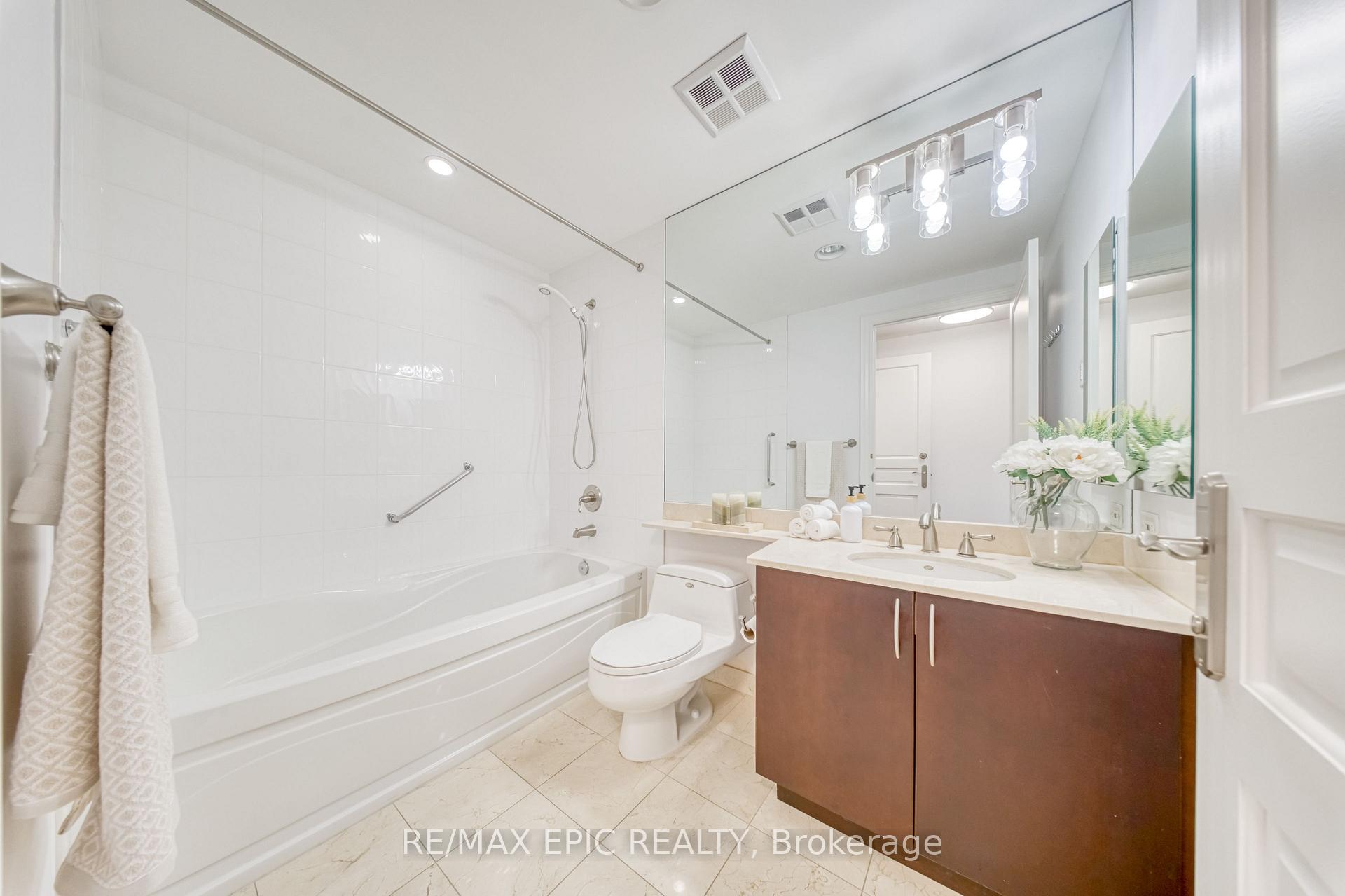 Photo 25 of Unit 211, 7071 Bayview Avenue, Markham, Bayview Glen — HOMEH