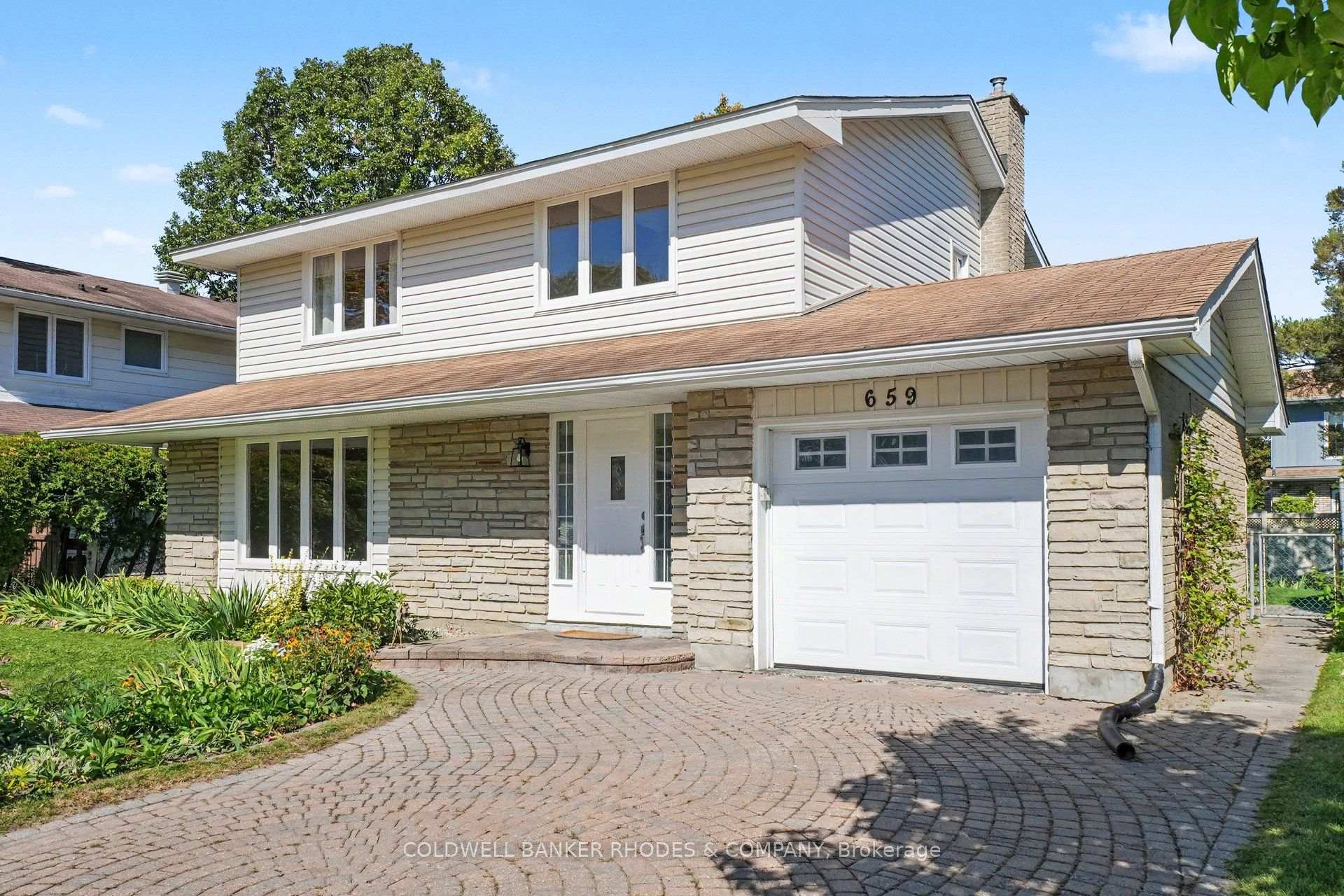 Photo 2 of 659 Ingram Crescent, Ottawa, Beacon Hill North — HOMEH