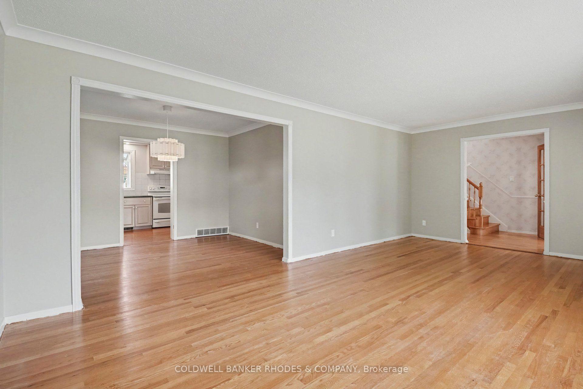 Photo 4 of 659 Ingram Crescent, Ottawa, Beacon Hill North — HOMEH