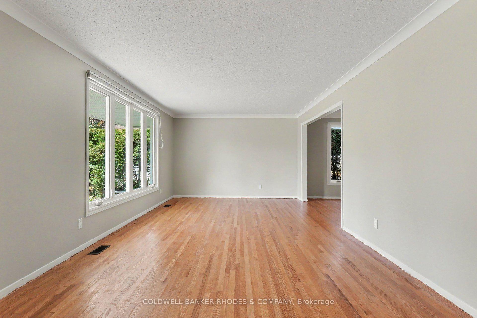 Photo 6 of 659 Ingram Crescent, Ottawa, Beacon Hill North — HOMEH