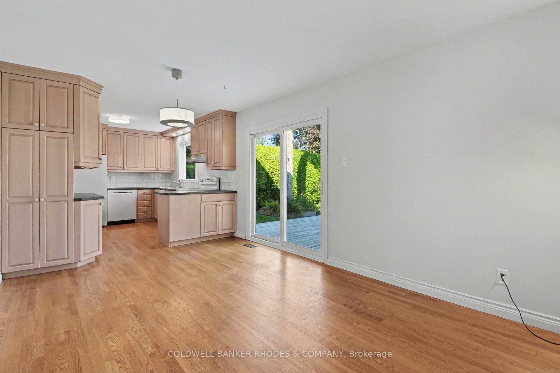 Photo 9 of 659 Ingram Crescent, Ottawa, Beacon Hill North — HOMEH
