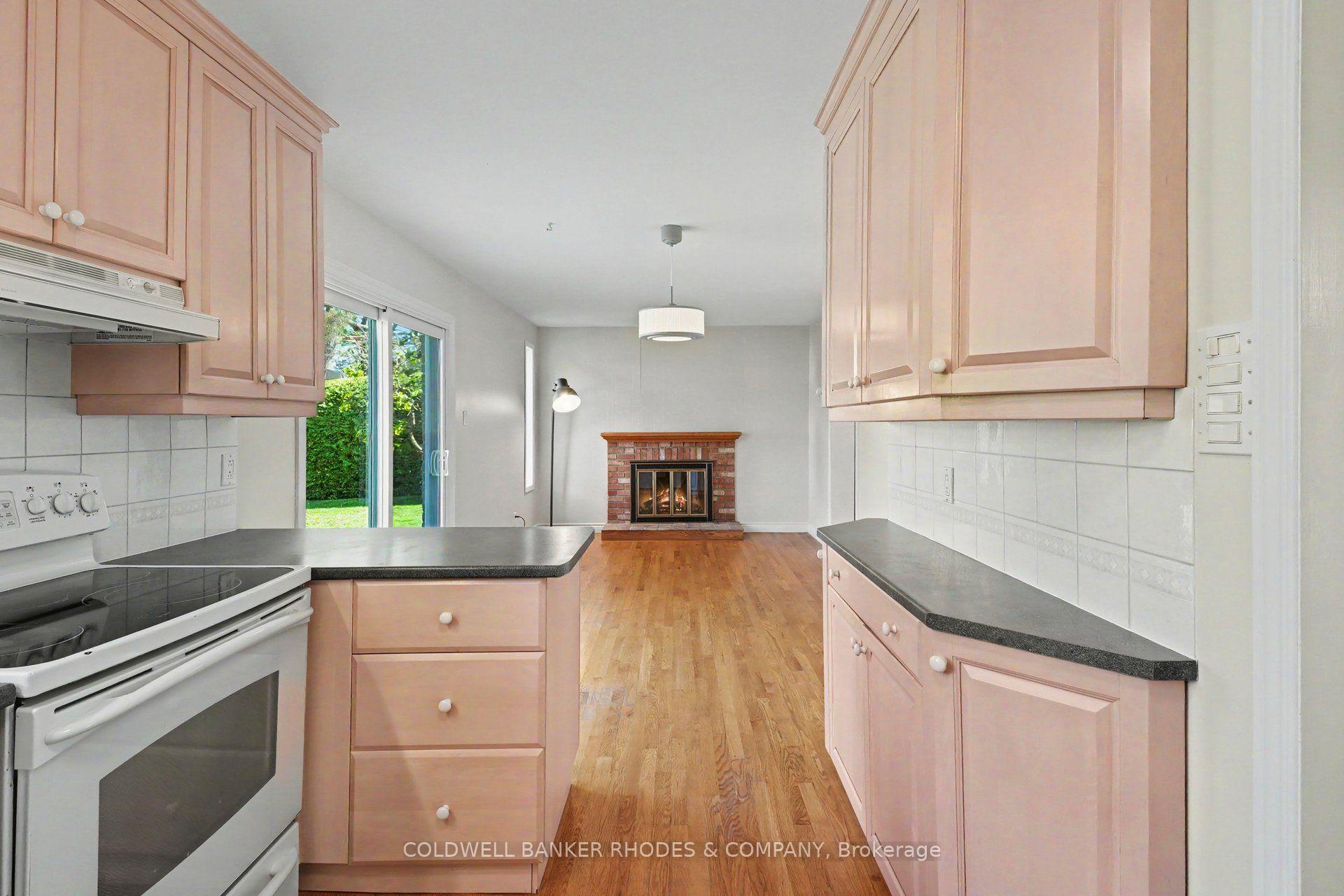 Photo 12 of 659 Ingram Crescent, Ottawa, Beacon Hill North — HOMEH