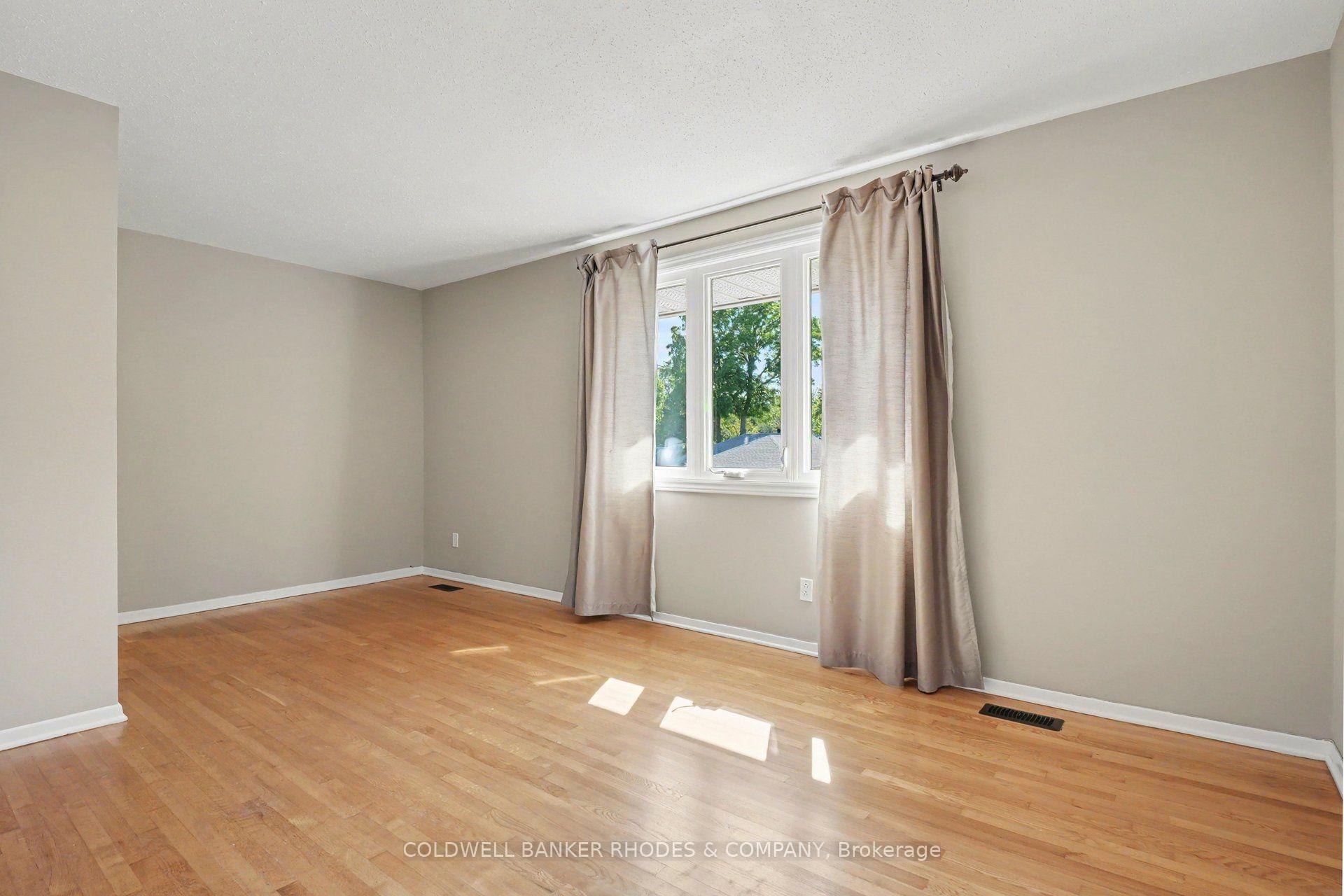 Photo 19 of 659 Ingram Crescent, Ottawa, Beacon Hill North — HOMEH