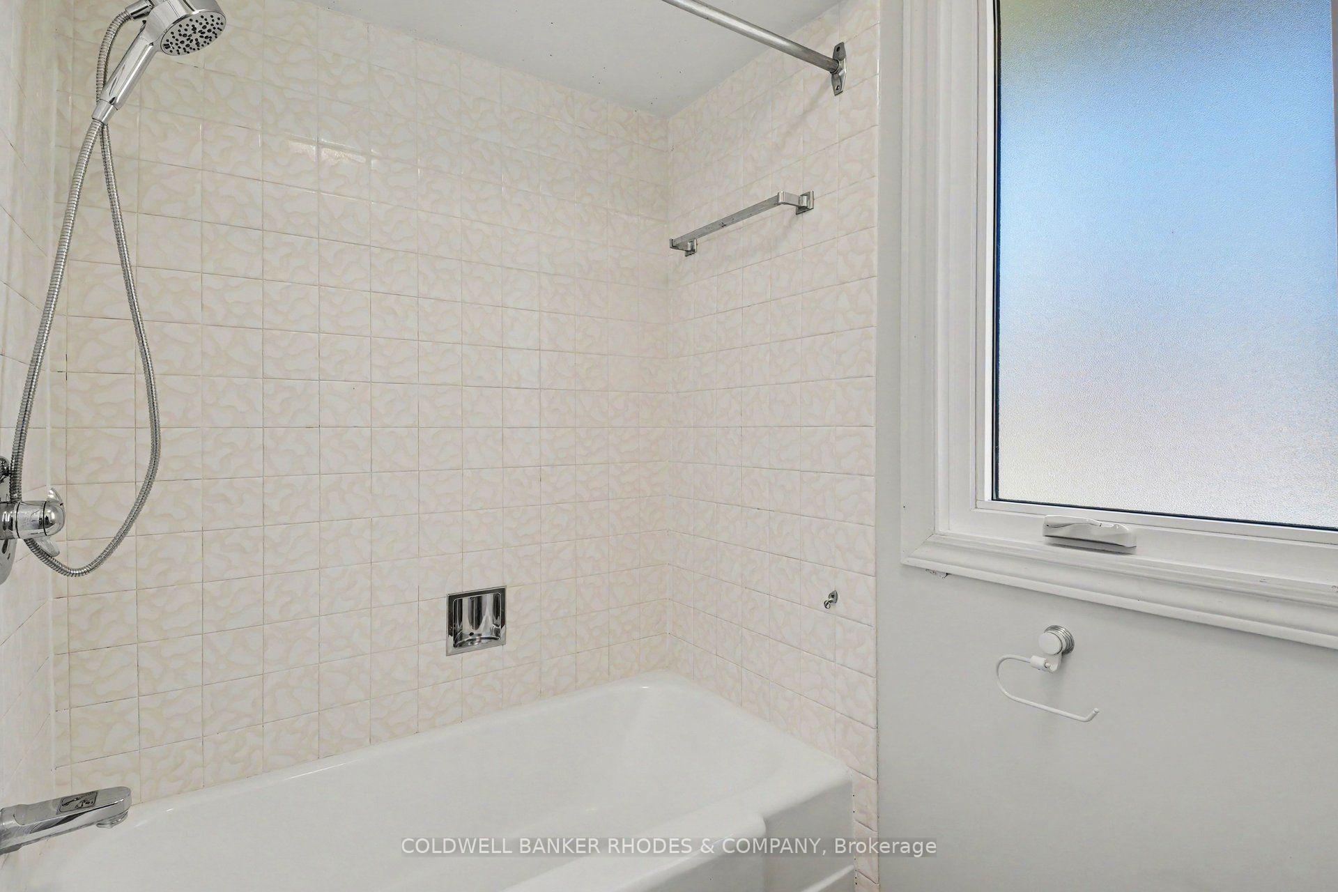 Photo 26 of 659 Ingram Crescent, Ottawa, Beacon Hill North — HOMEH