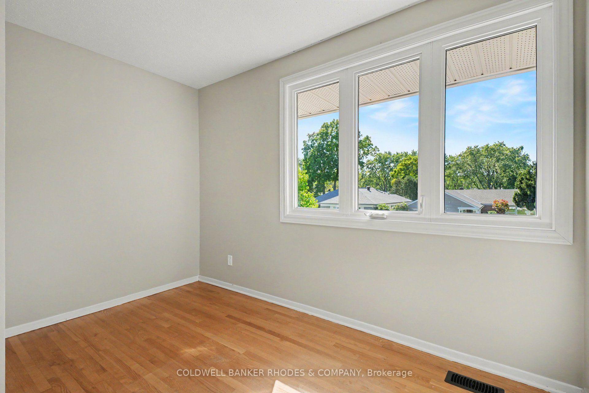 Photo 29 of 659 Ingram Crescent, Ottawa, Beacon Hill North — HOMEH