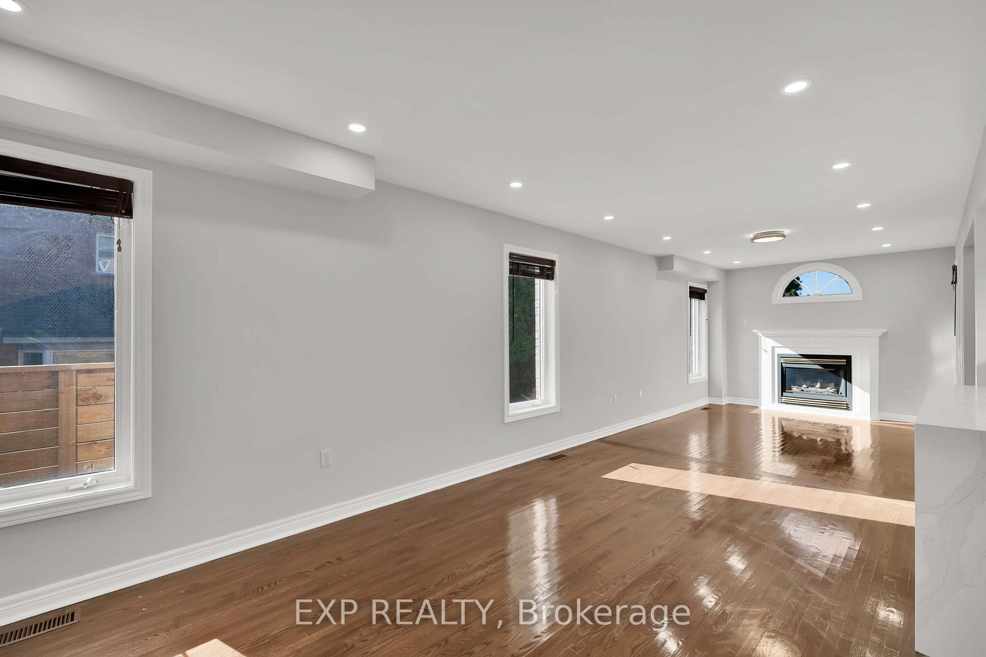 Photo 10 of 6 Purdy Crescent W, North York, Humberlea-Pelmo Park — HOMEH