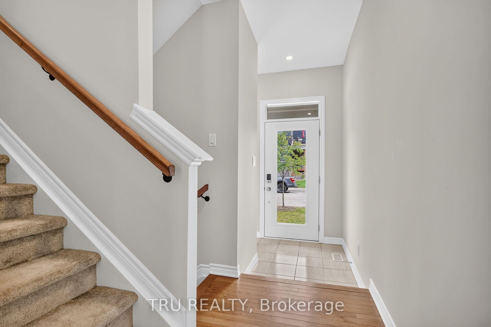 Photo 2 of 4126 Obsidian Street, Ottawa, Barrhaven - Half Moon Bay — HOMEH