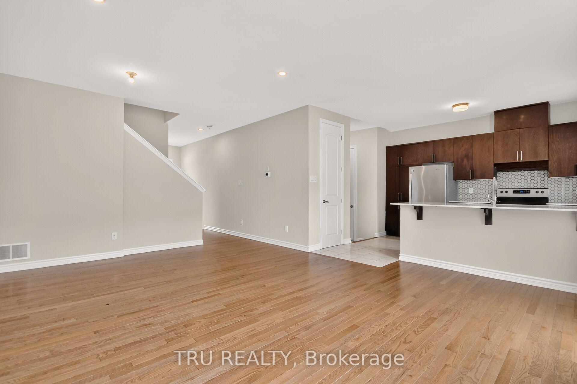 Photo 11 of 4126 Obsidian Street, Ottawa, Barrhaven - Half Moon Bay — HOMEH